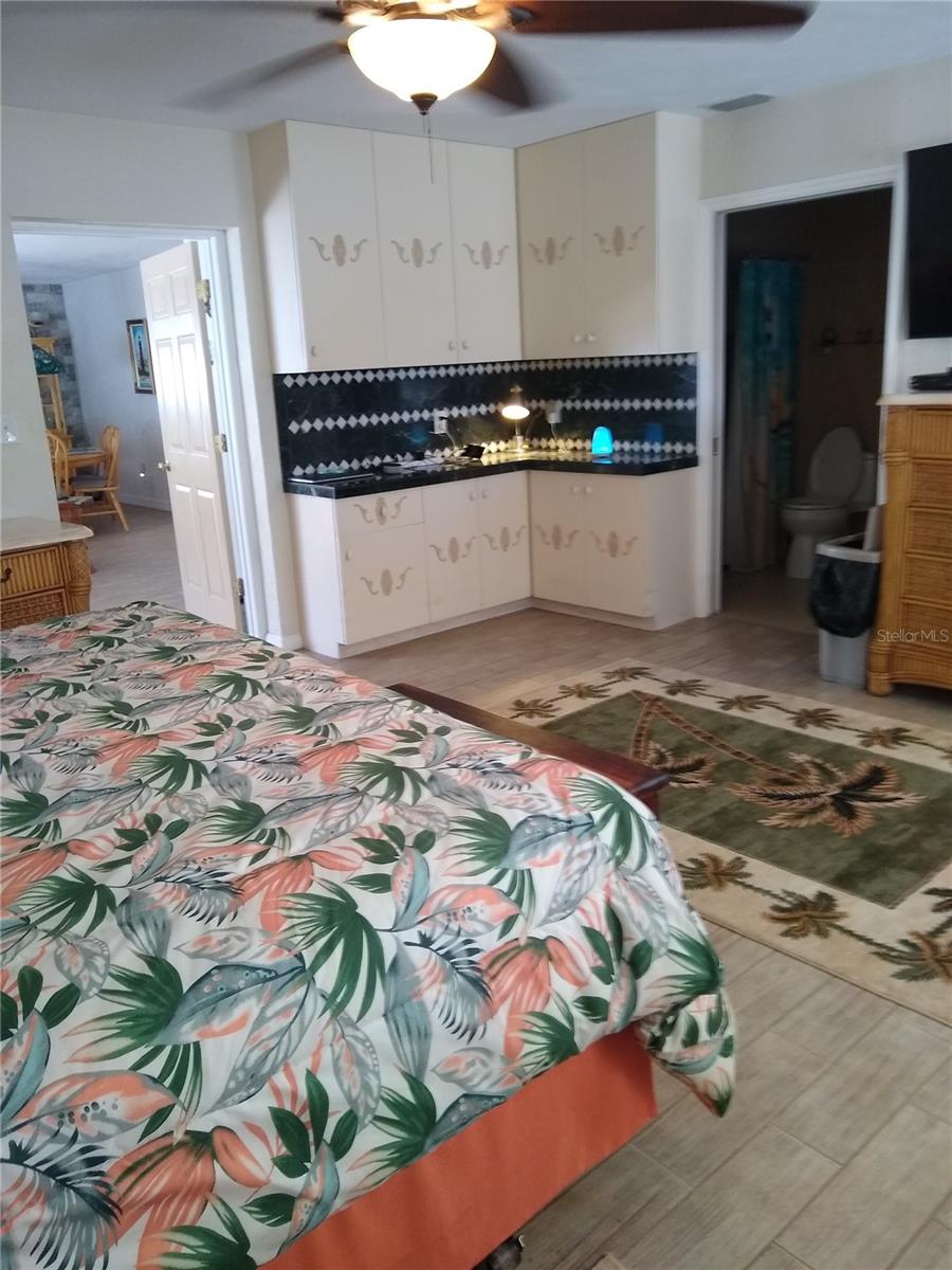 Image 15 of 25 For 1416 Southard Avenue