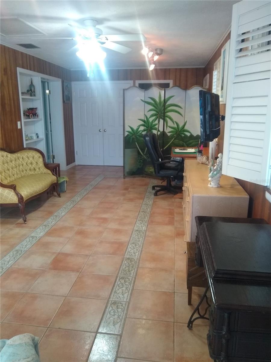 Image 19 of 25 For 1416 Southard Avenue