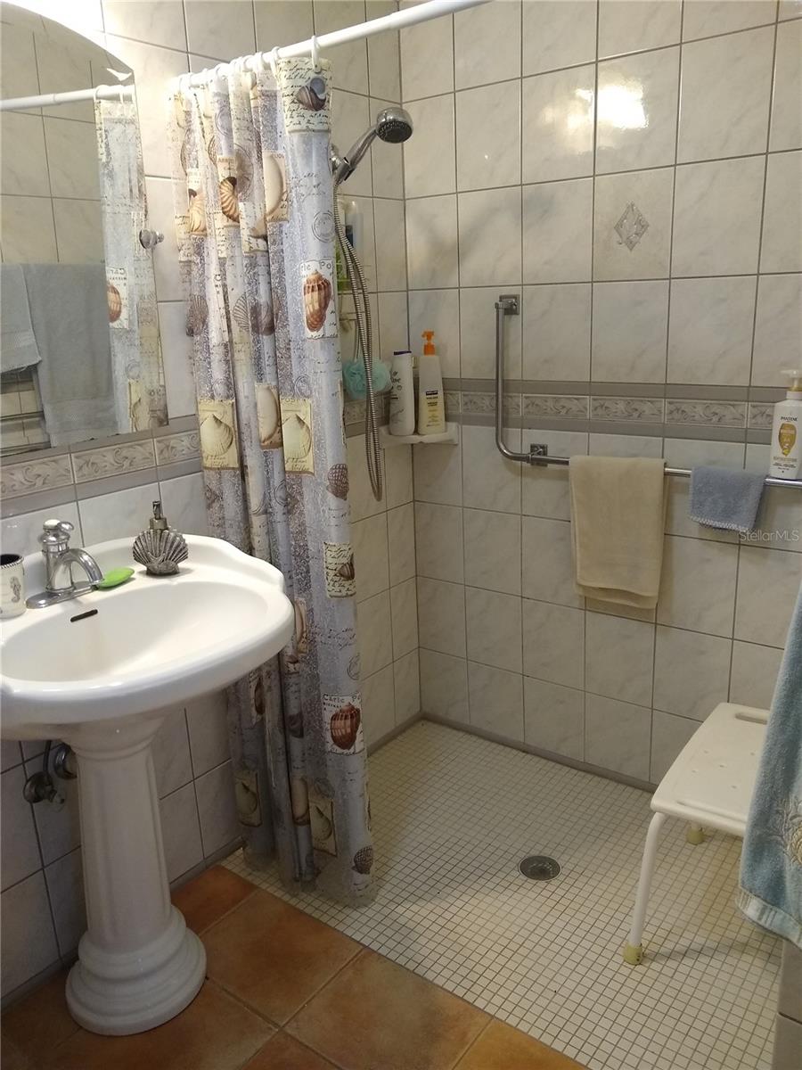 Image 21 of 25 For 1416 Southard Avenue