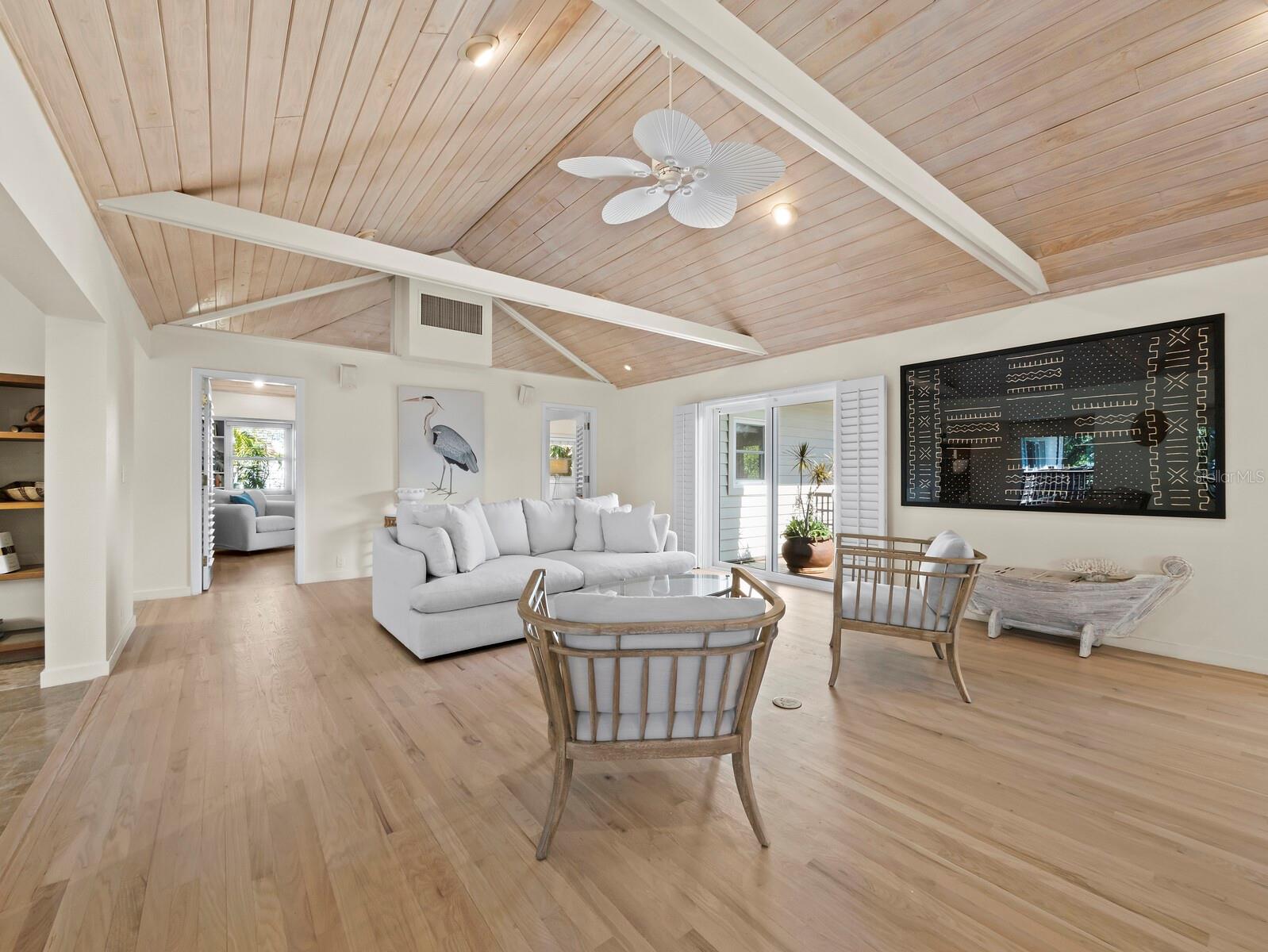 Image 11 of 76 For 677 Lands End Drive