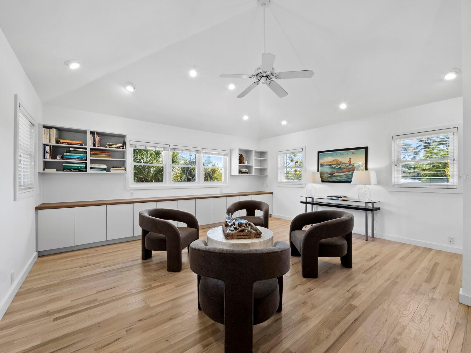 Image 19 of 76 For 677 Lands End Drive