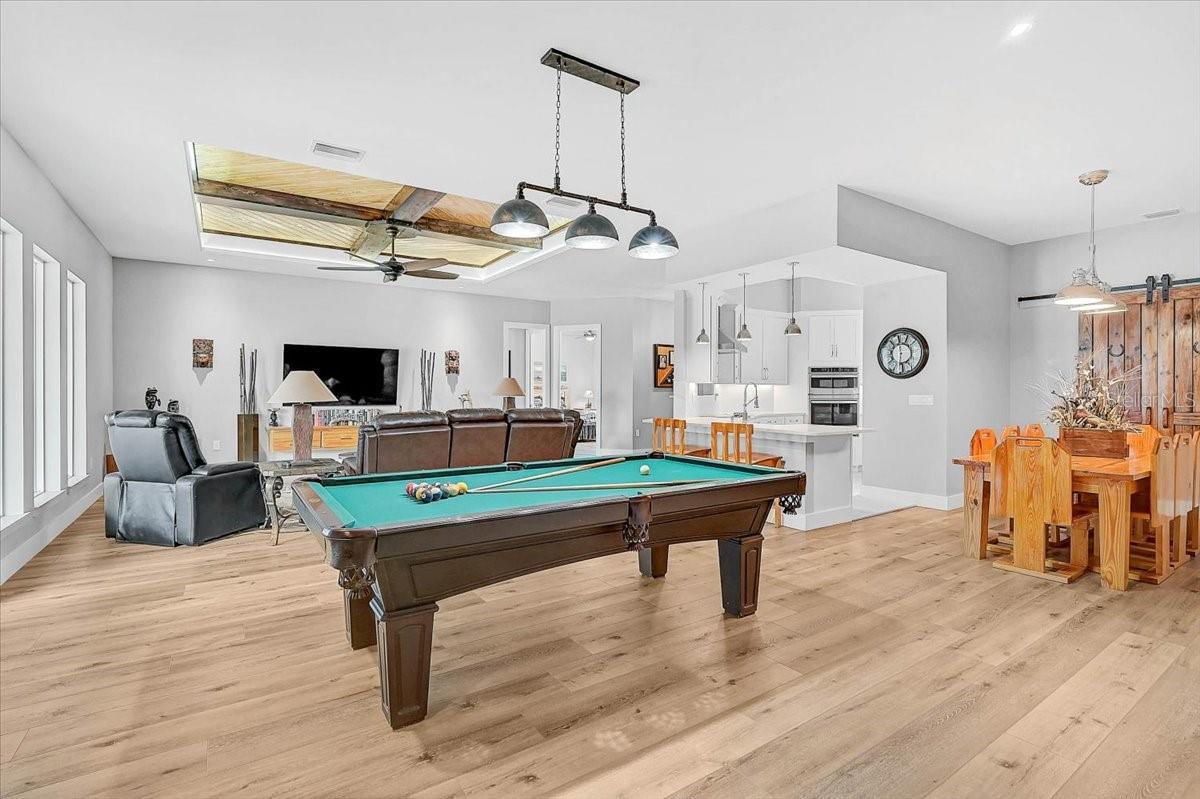 Image 16 of 57 For 4712 34th Avenue E