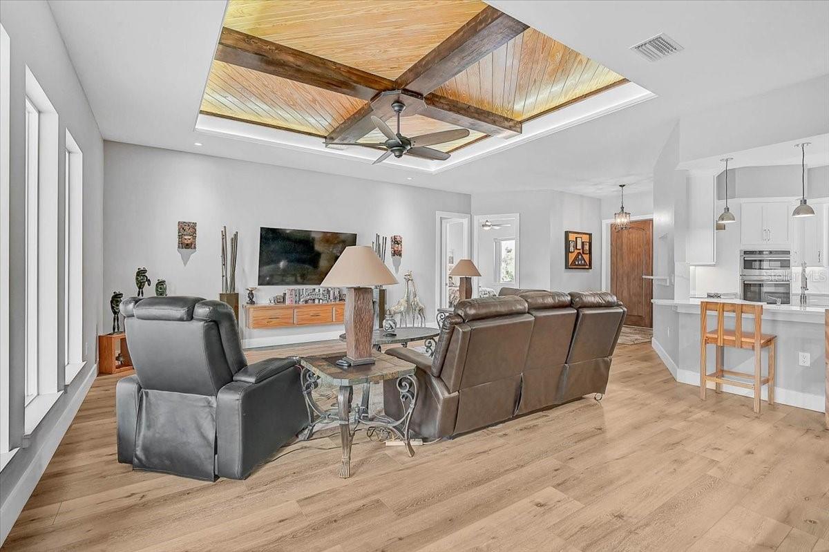 Image 18 of 57 For 4712 34th Avenue E