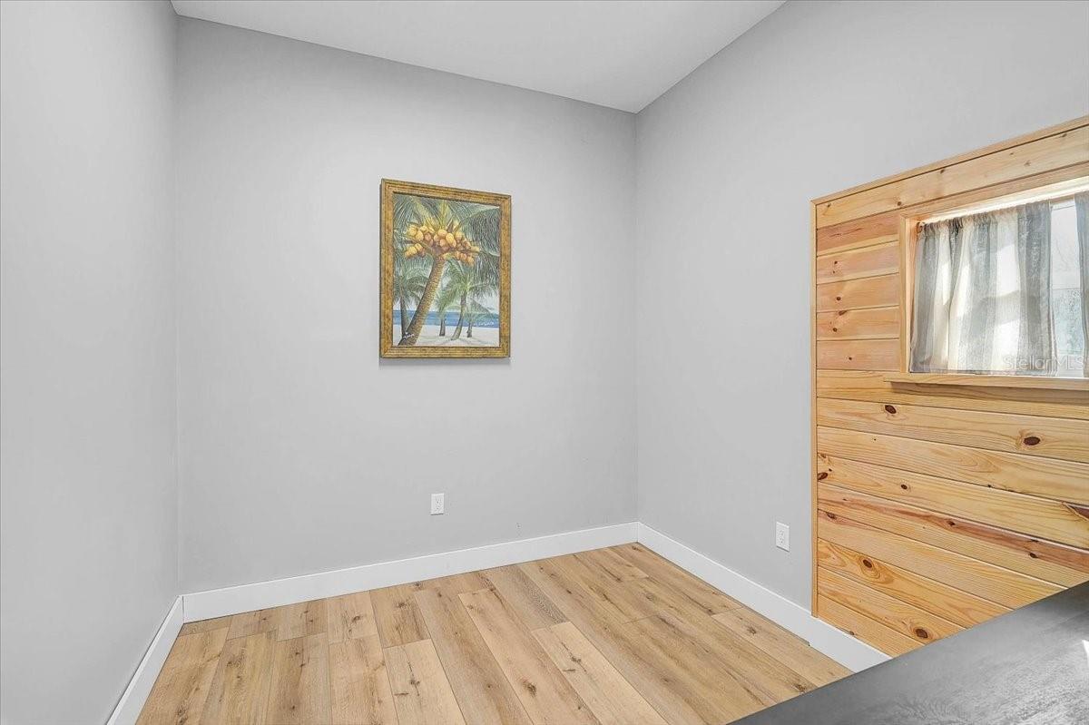 Image 22 of 57 For 4712 34th Avenue E