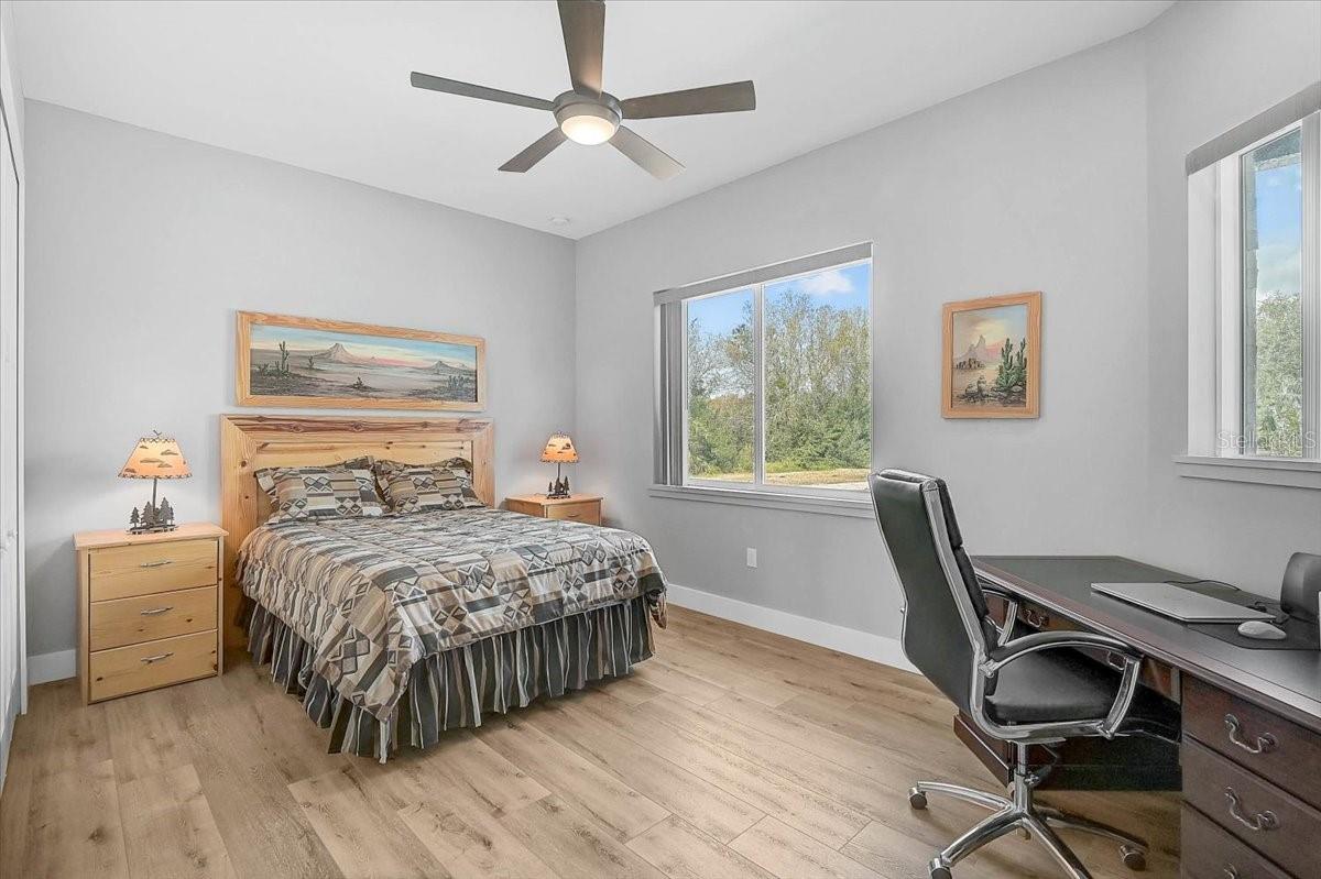 Image 23 of 57 For 4712 34th Avenue E