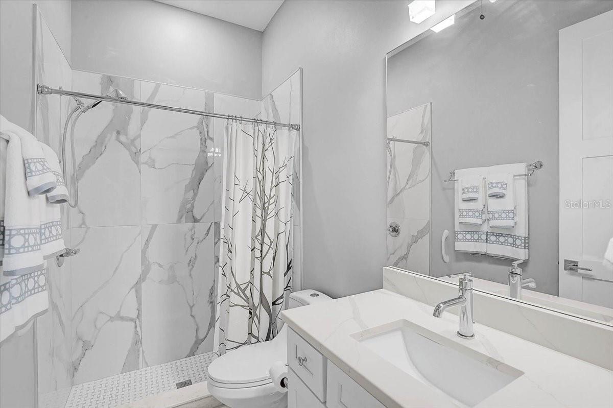 Image 24 of 57 For 4712 34th Avenue E