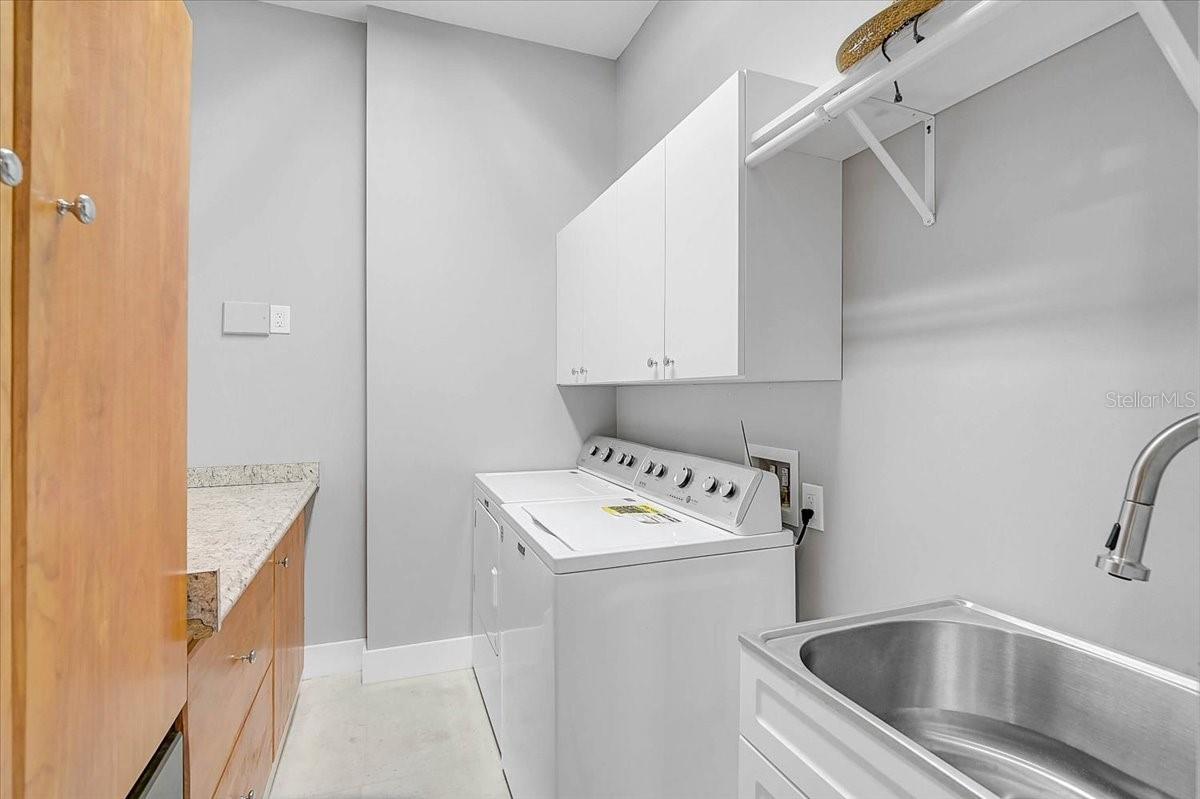 Image 26 of 57 For 4712 34th Avenue E