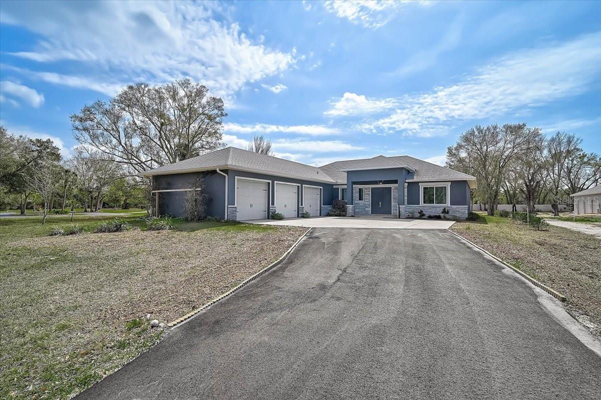 Image 3 of 57 For 4712 34th Avenue E