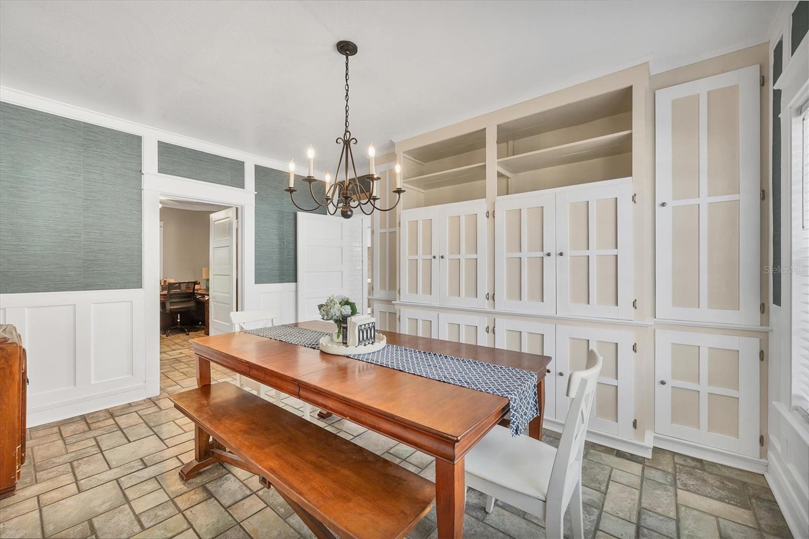 Image 13 of 49 For 1300 4th Street W