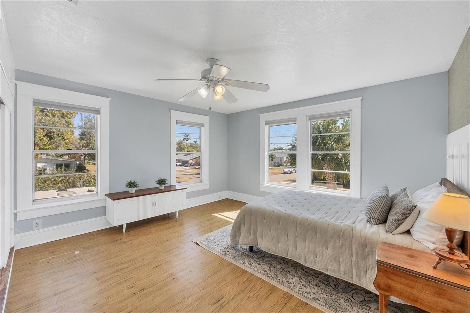 Image 23 of 49 For 1300 4th Street W