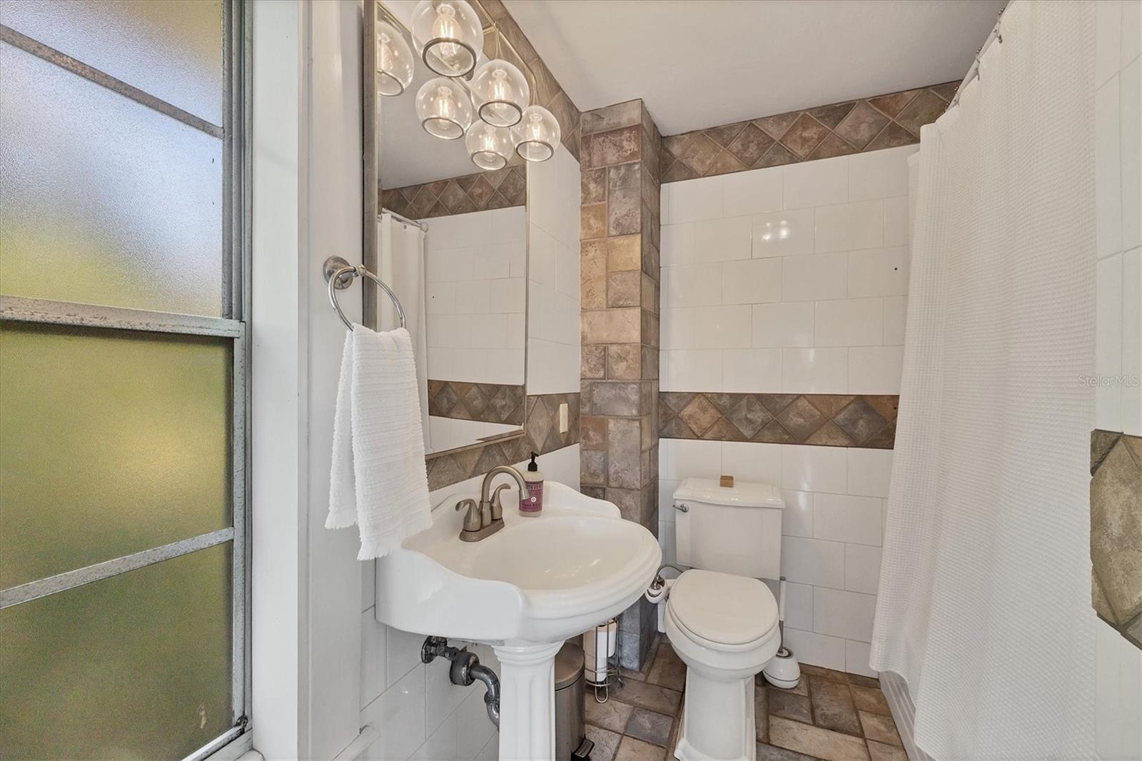 Image 26 of 49 For 1300 4th Street W