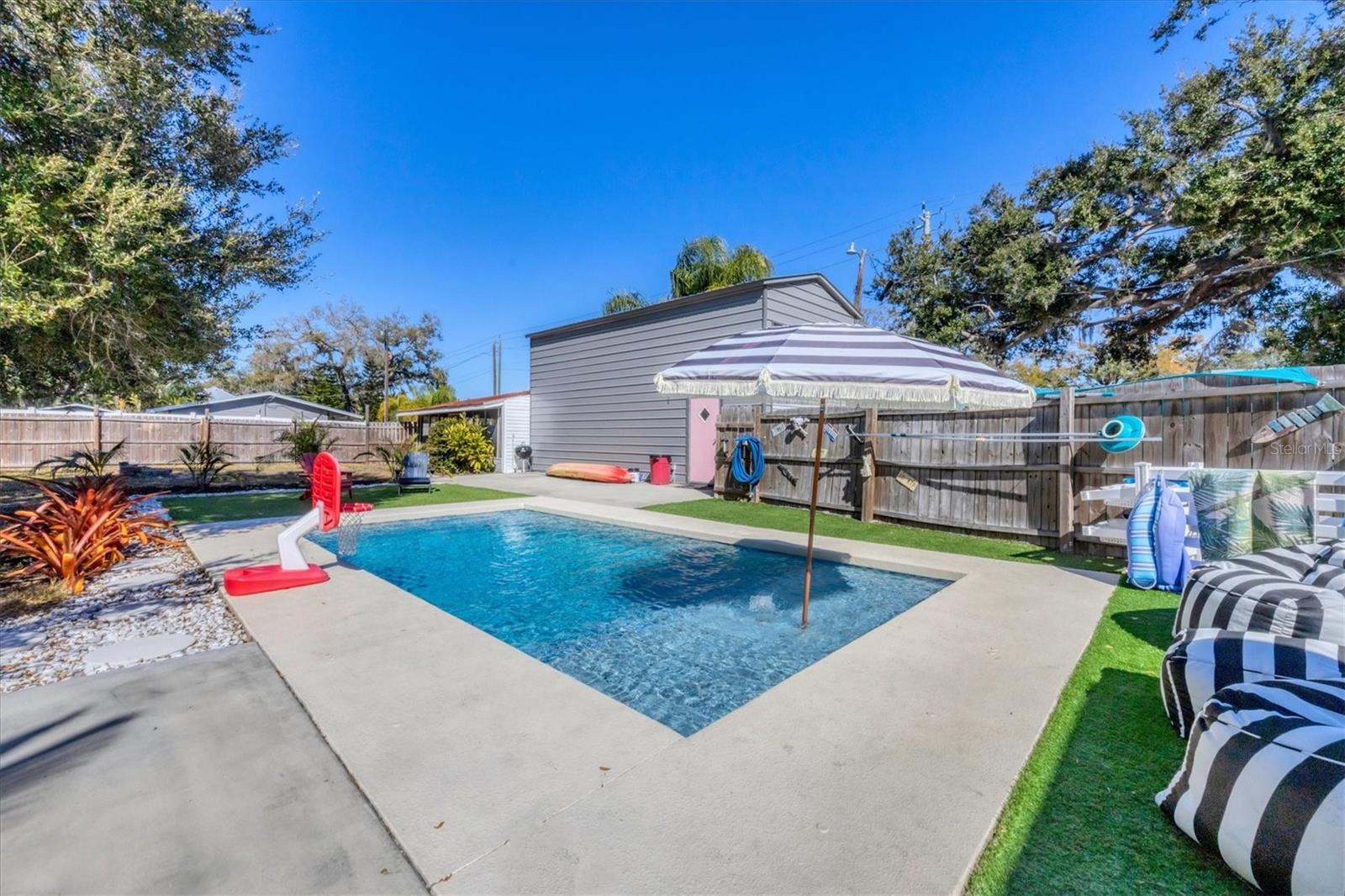 Image 31 of 49 For 1300 4th Street W