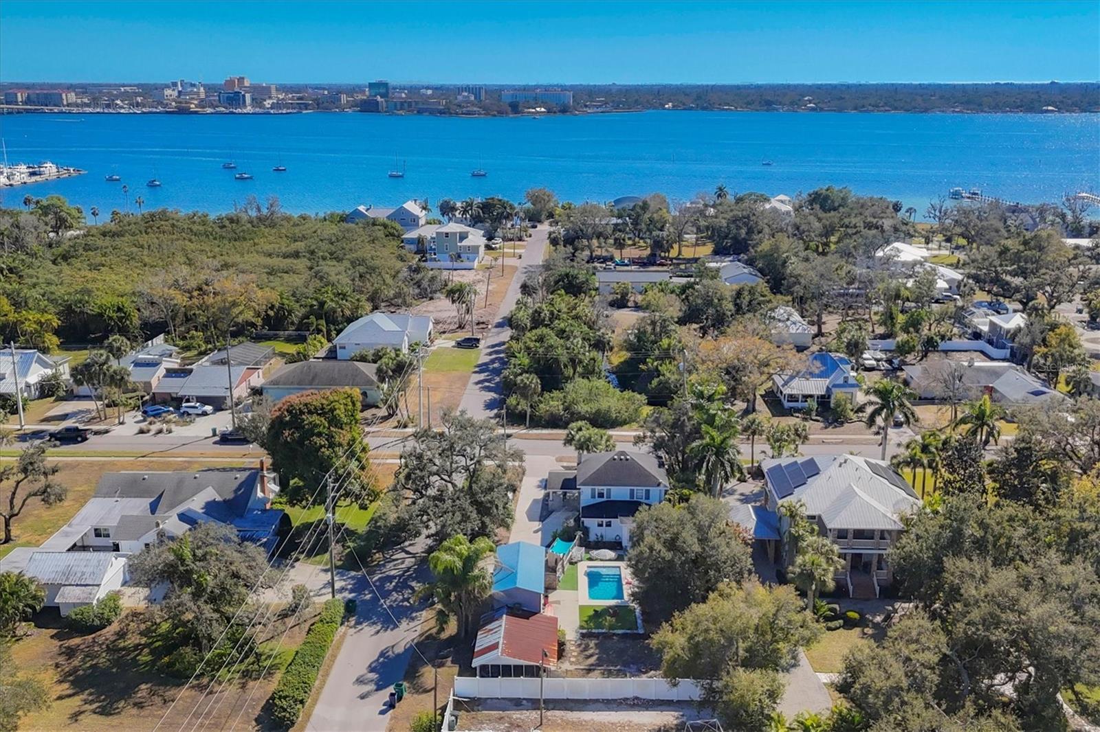 Image 38 of 49 For 1300 4th Street W