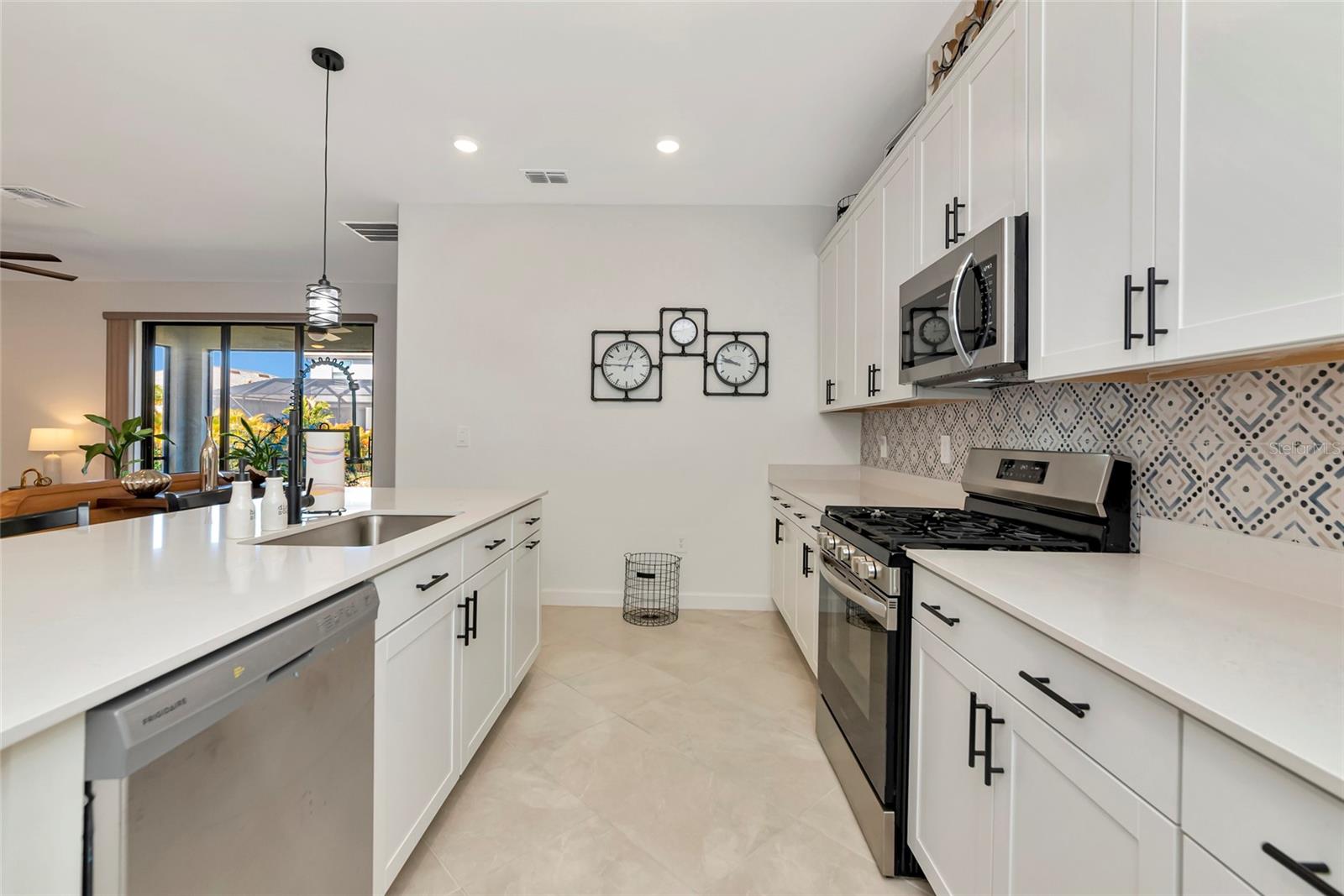 Image 23 of 65 For 15135 Oxford Grey Drive