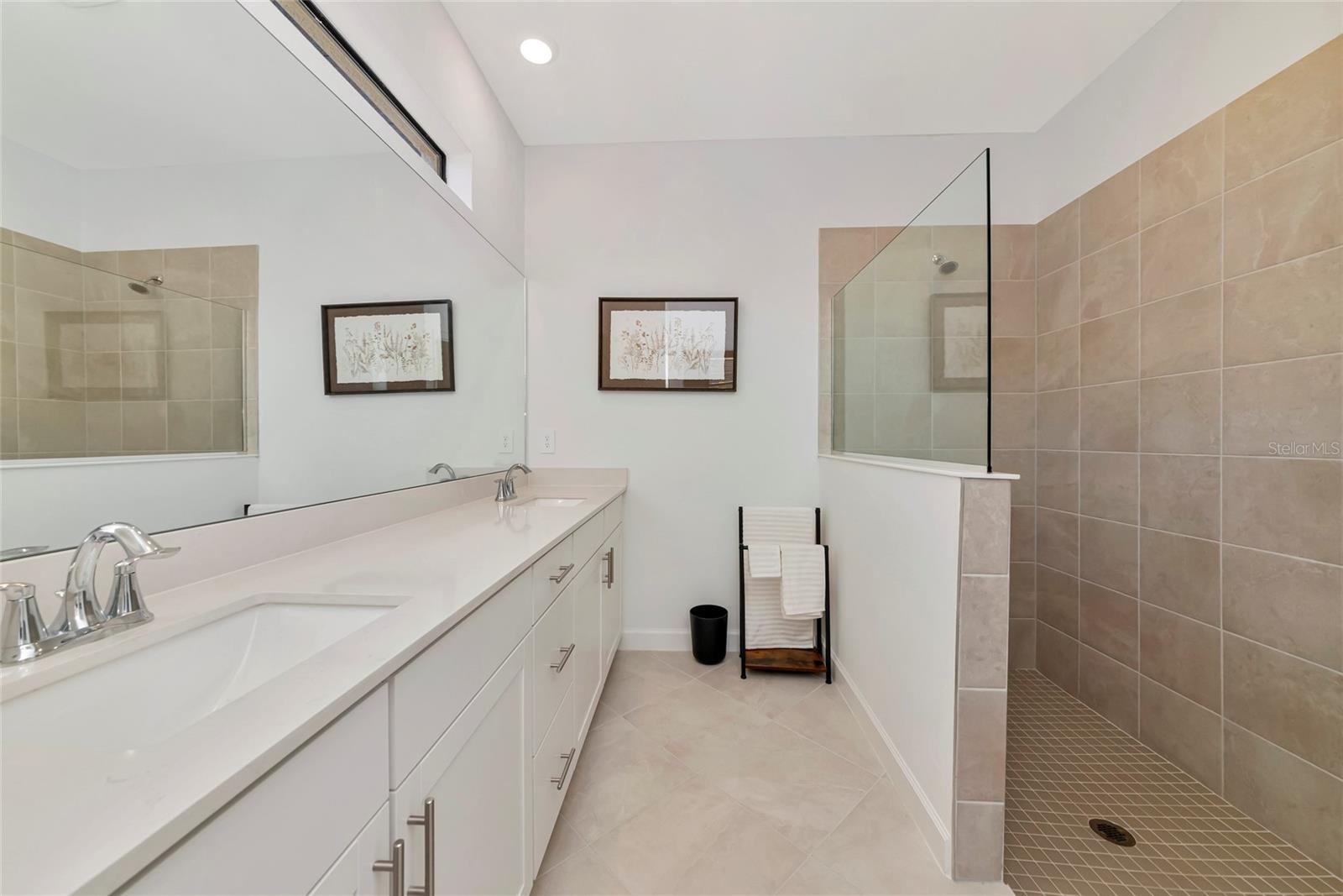 Image 28 of 65 For 15135 Oxford Grey Drive