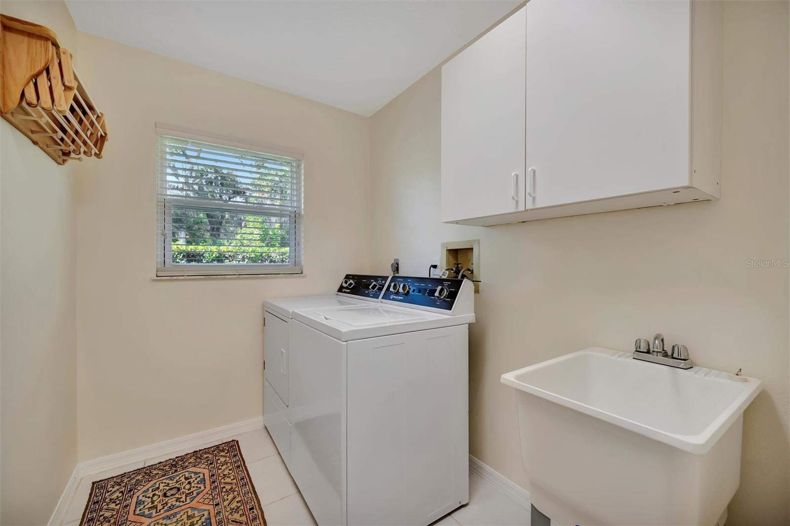 Image 38 of 53 For 6183 Misty Oaks Drive