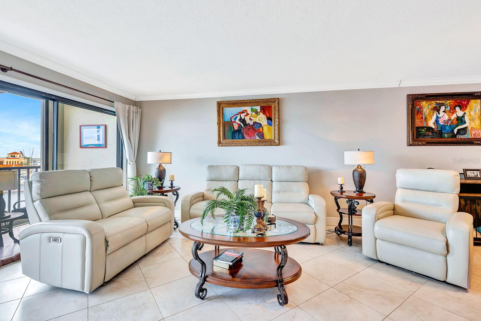 Image 16 of 55 For 1510 1st Avenue W 402