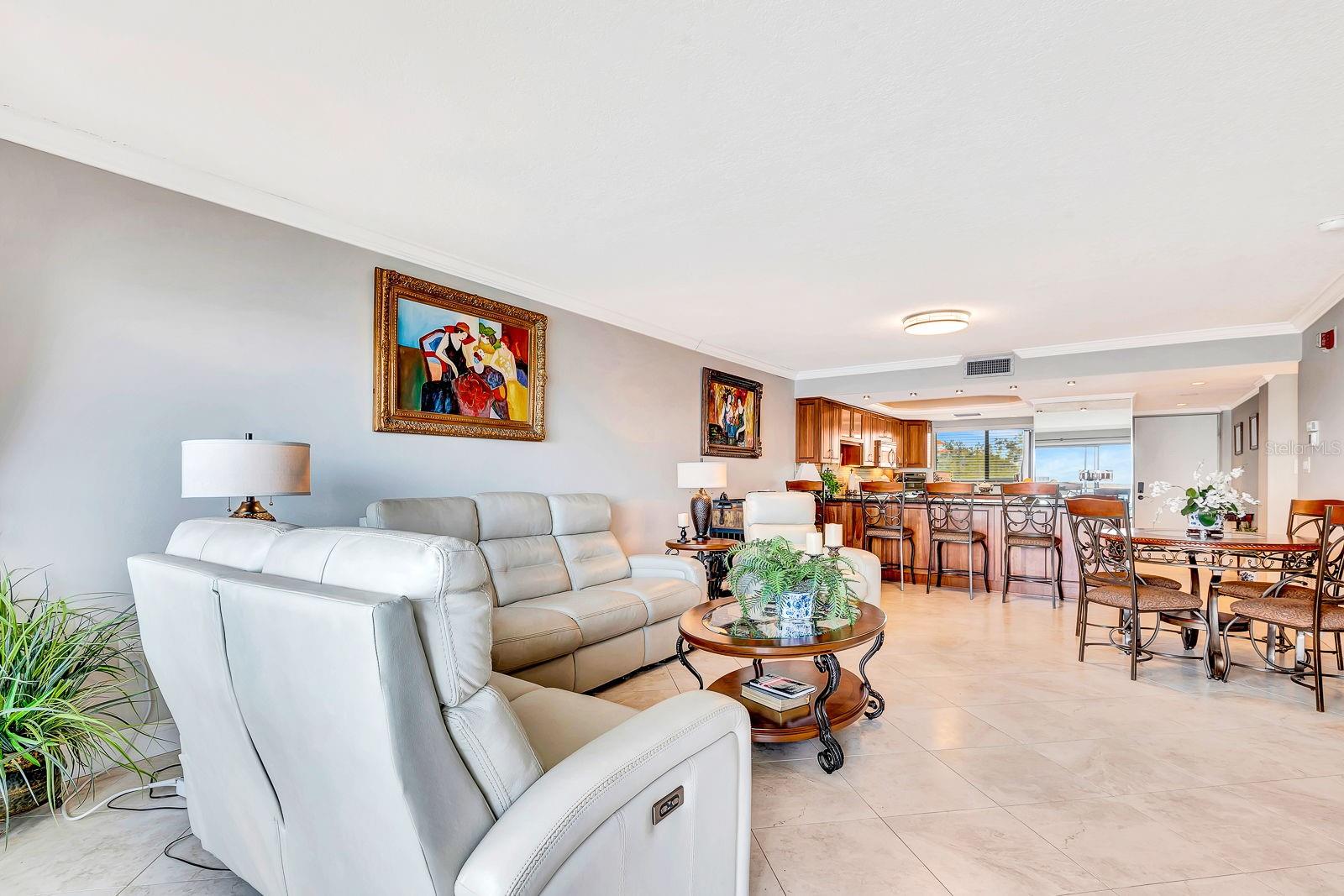 Image 17 of 55 For 1510 1st Avenue W 402