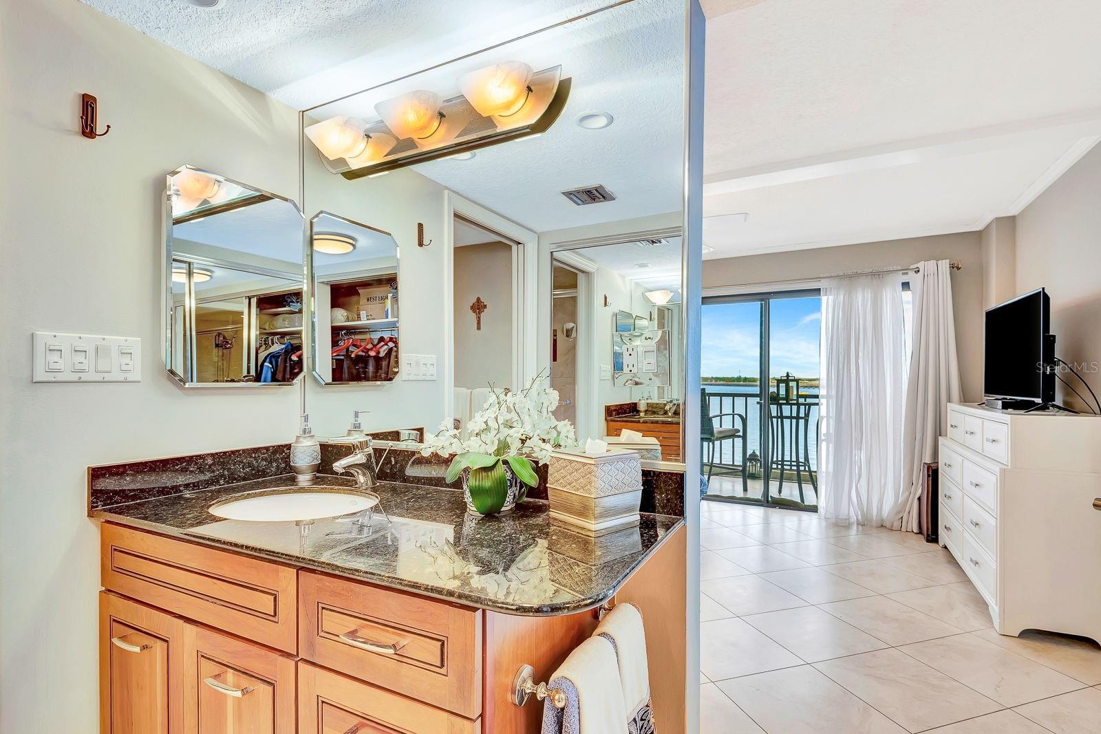 Image 25 of 55 For 1510 1st Avenue W 402