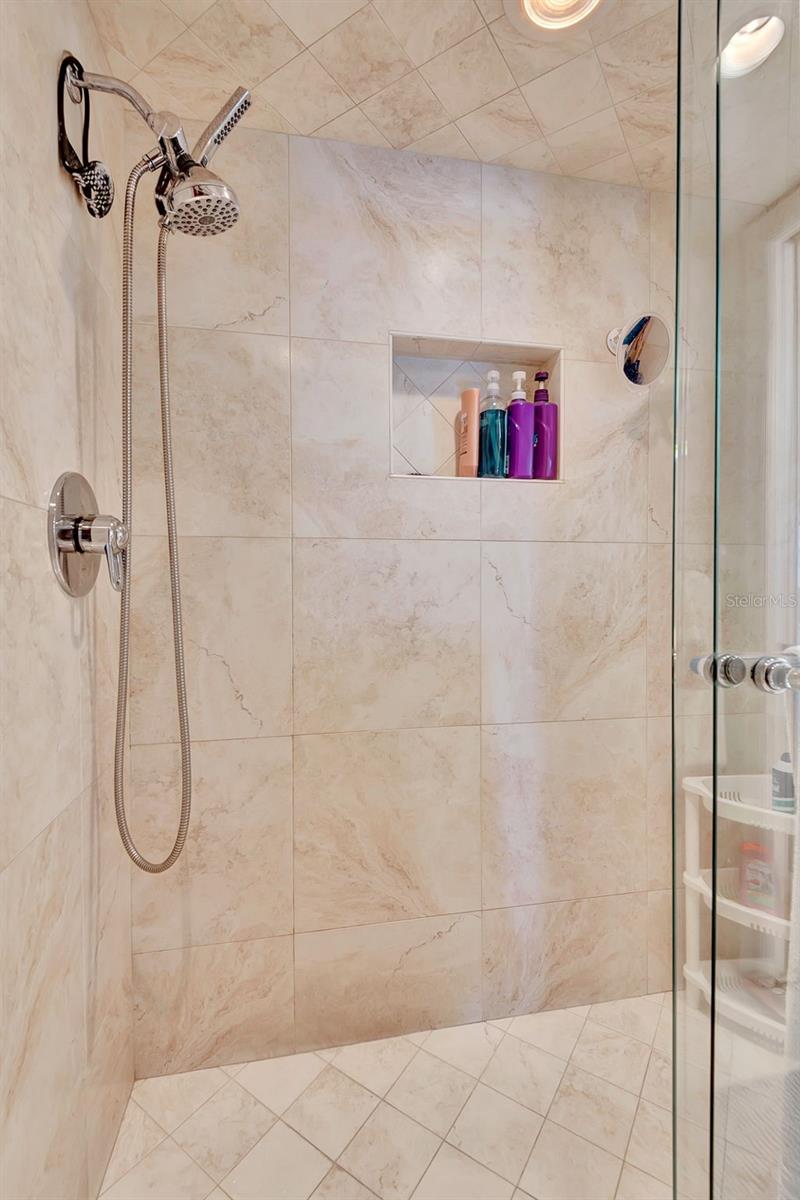 Image 28 of 55 For 1510 1st Avenue W 402