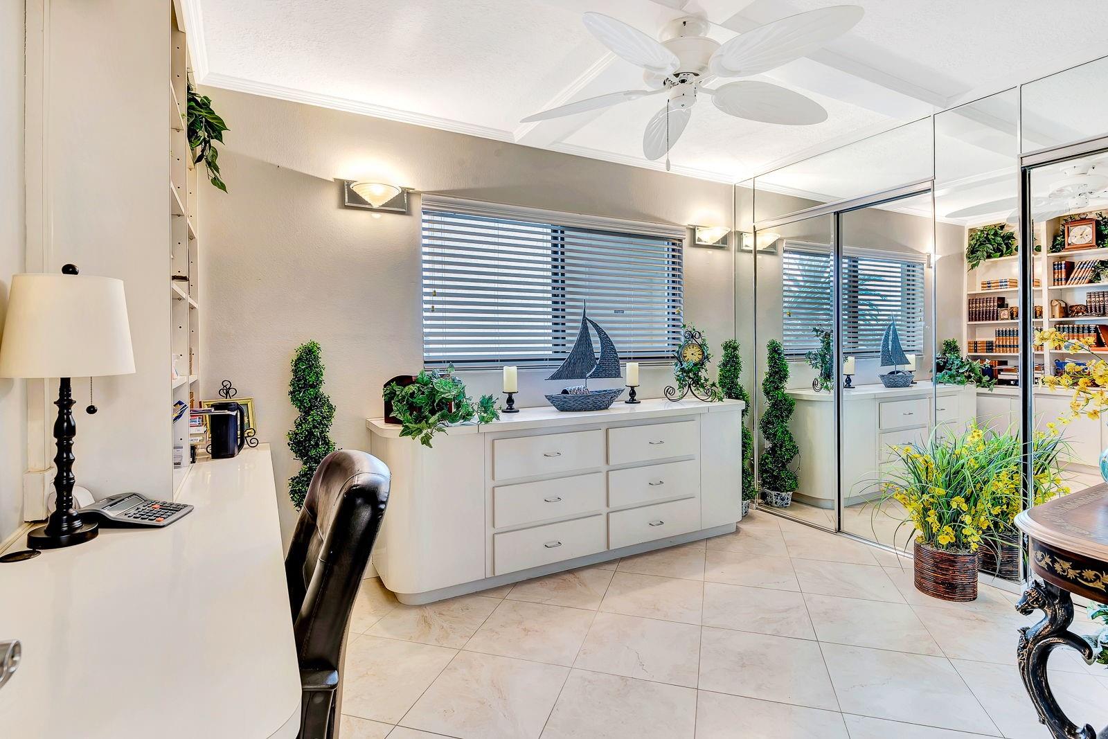 Image 29 of 55 For 1510 1st Avenue W 402