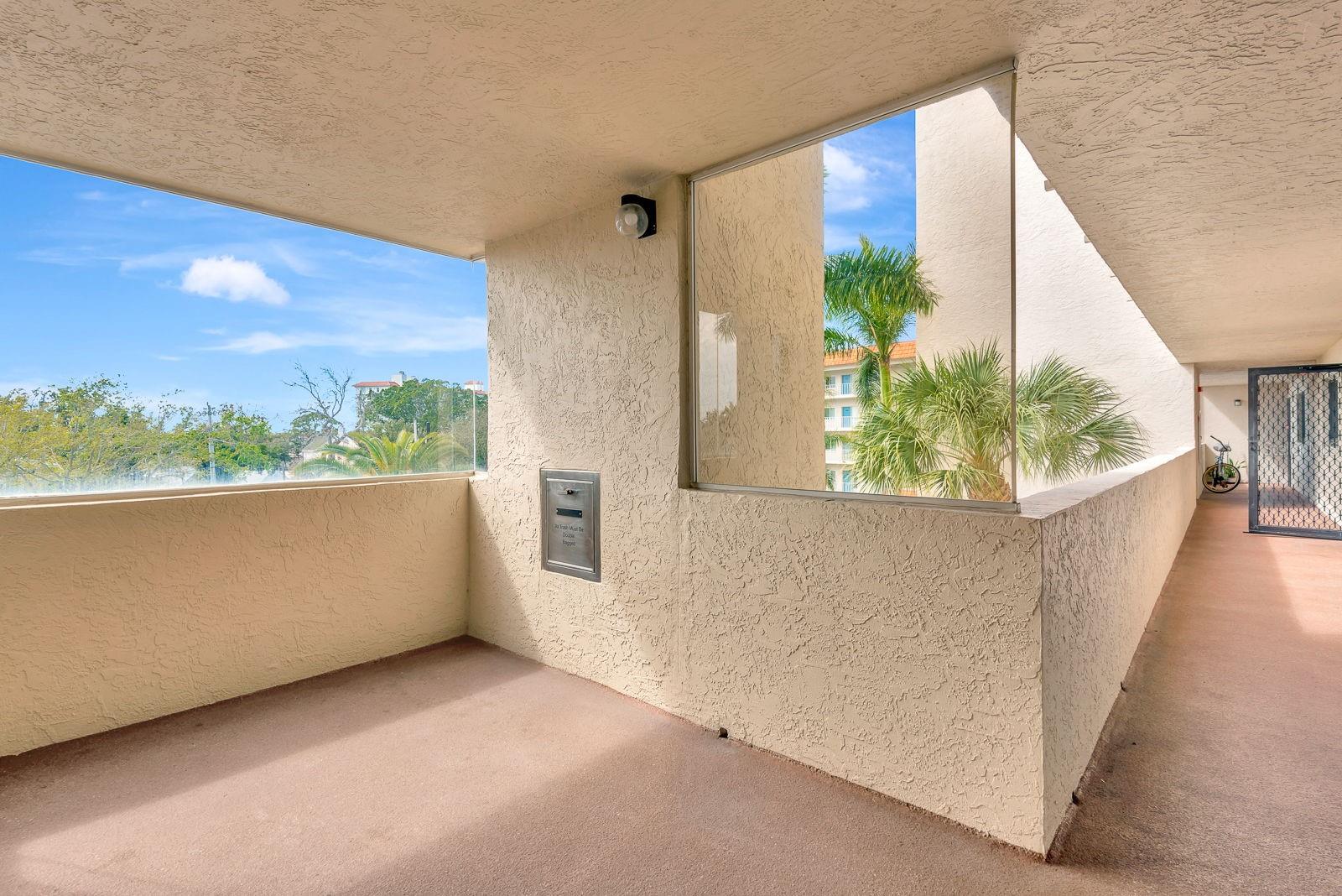 Image 41 of 55 For 1510 1st Avenue W 402