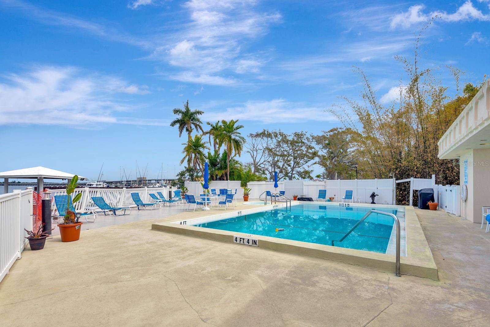 Image 43 of 55 For 1510 1st Avenue W 402