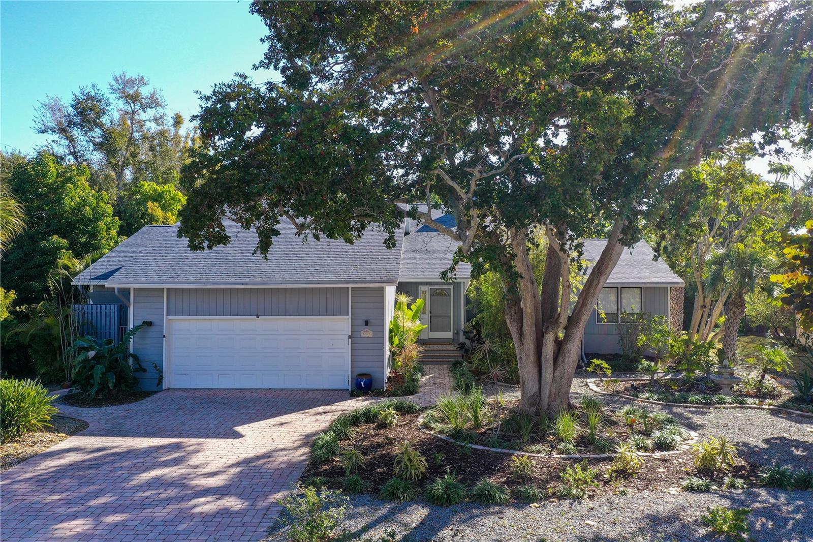Details for 5324 Siesta Court, SARASOTA, FL 34242