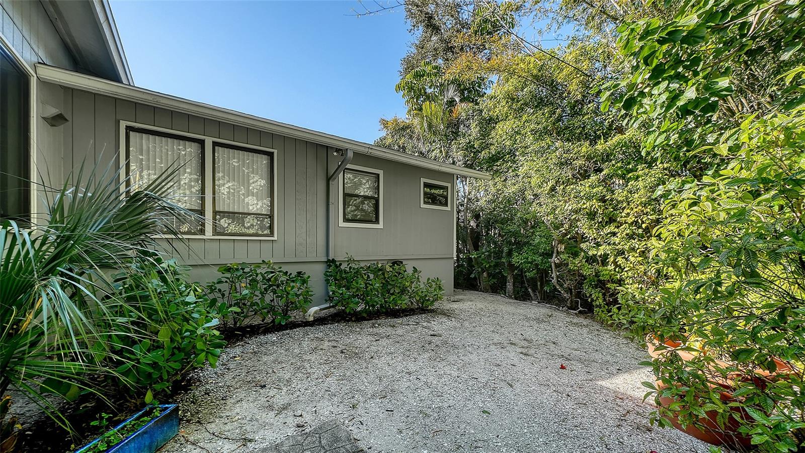 Image 34 of 46 For 5324 Siesta Court