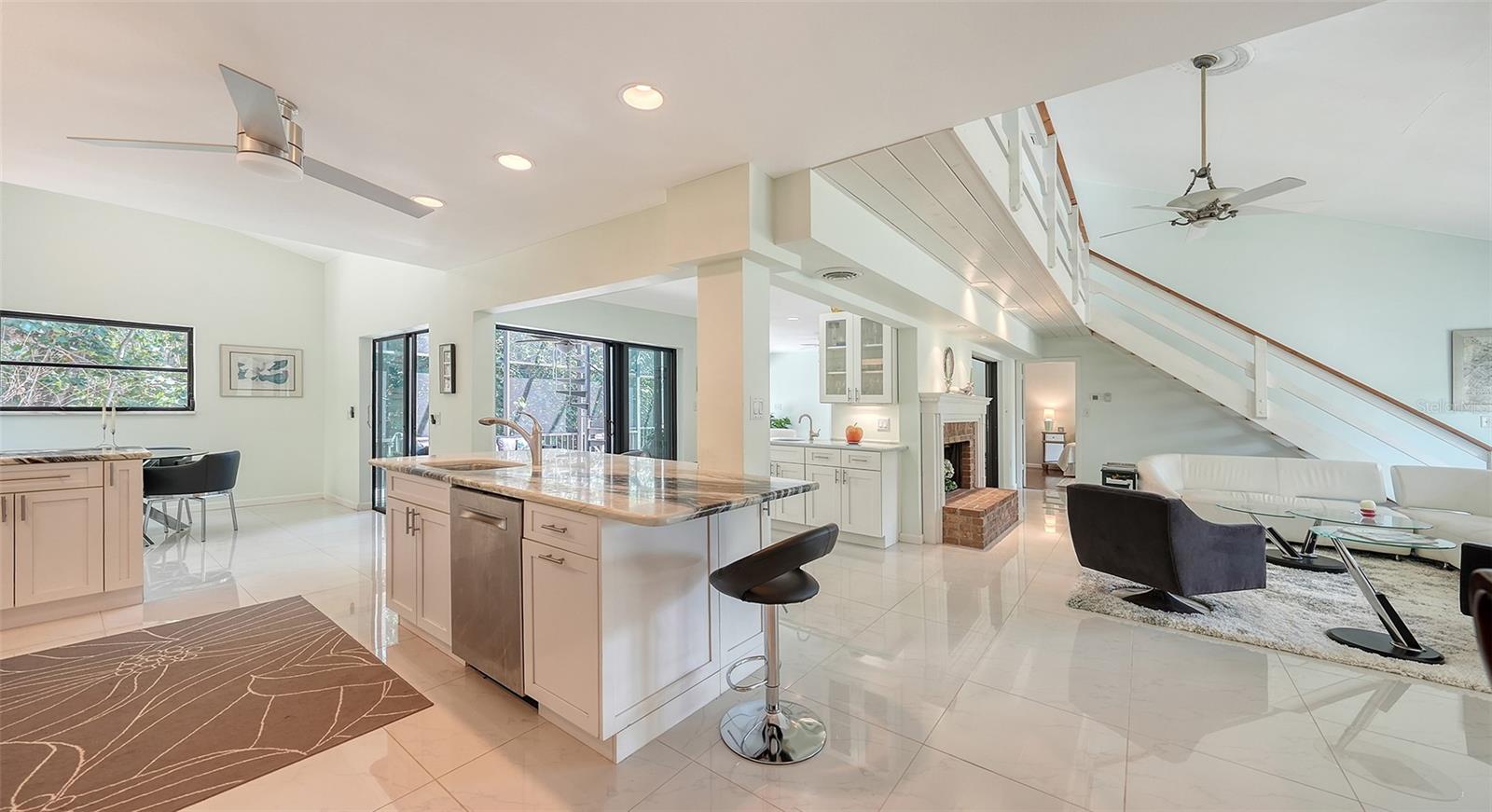 Image 9 of 46 For 5324 Siesta Court