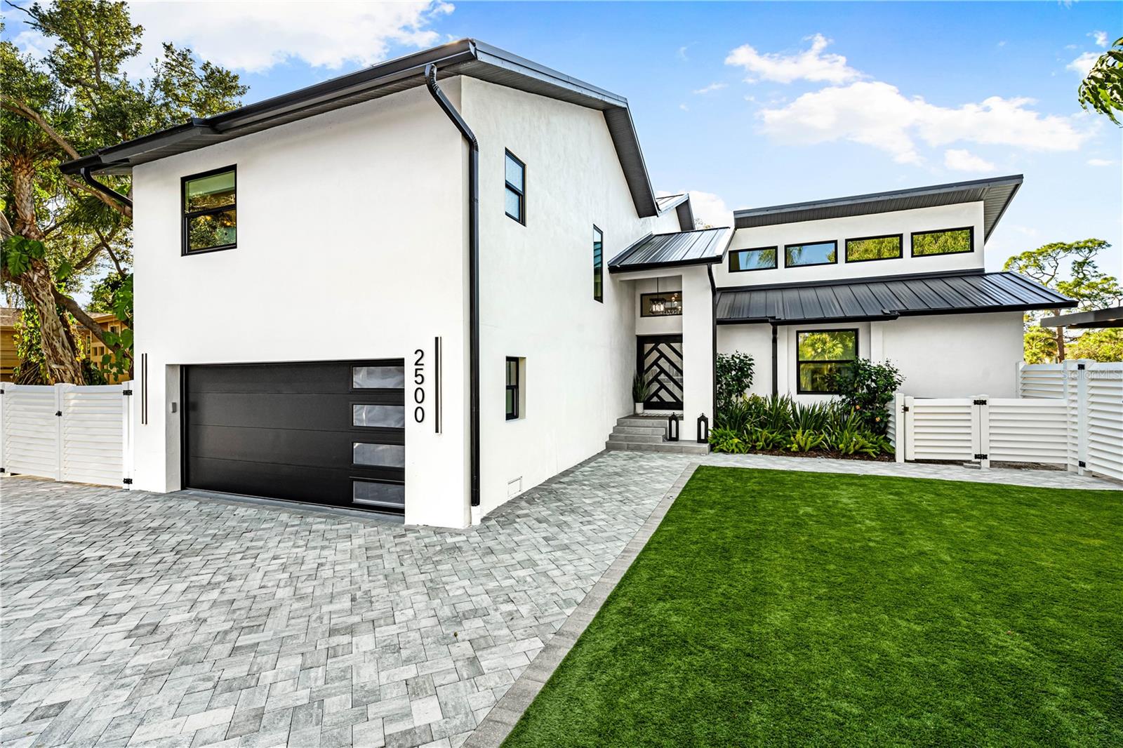 Image 2 of 84 For 2500 Monterey Street