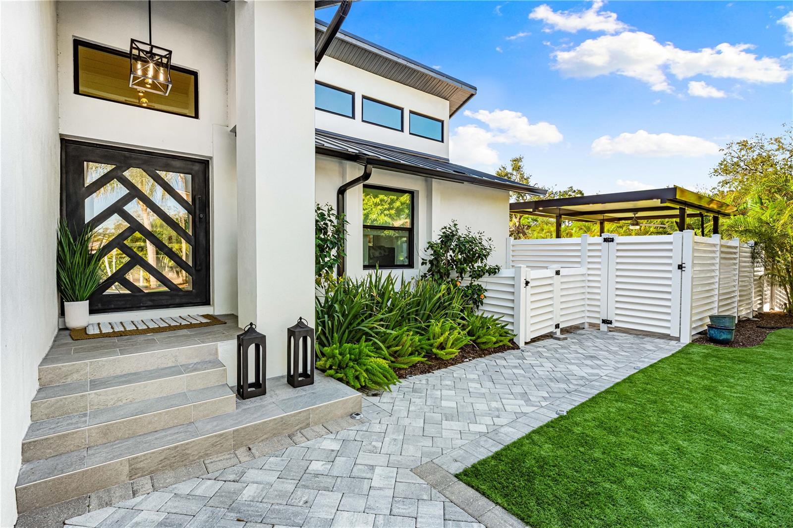 Image 3 of 84 For 2500 Monterey Street