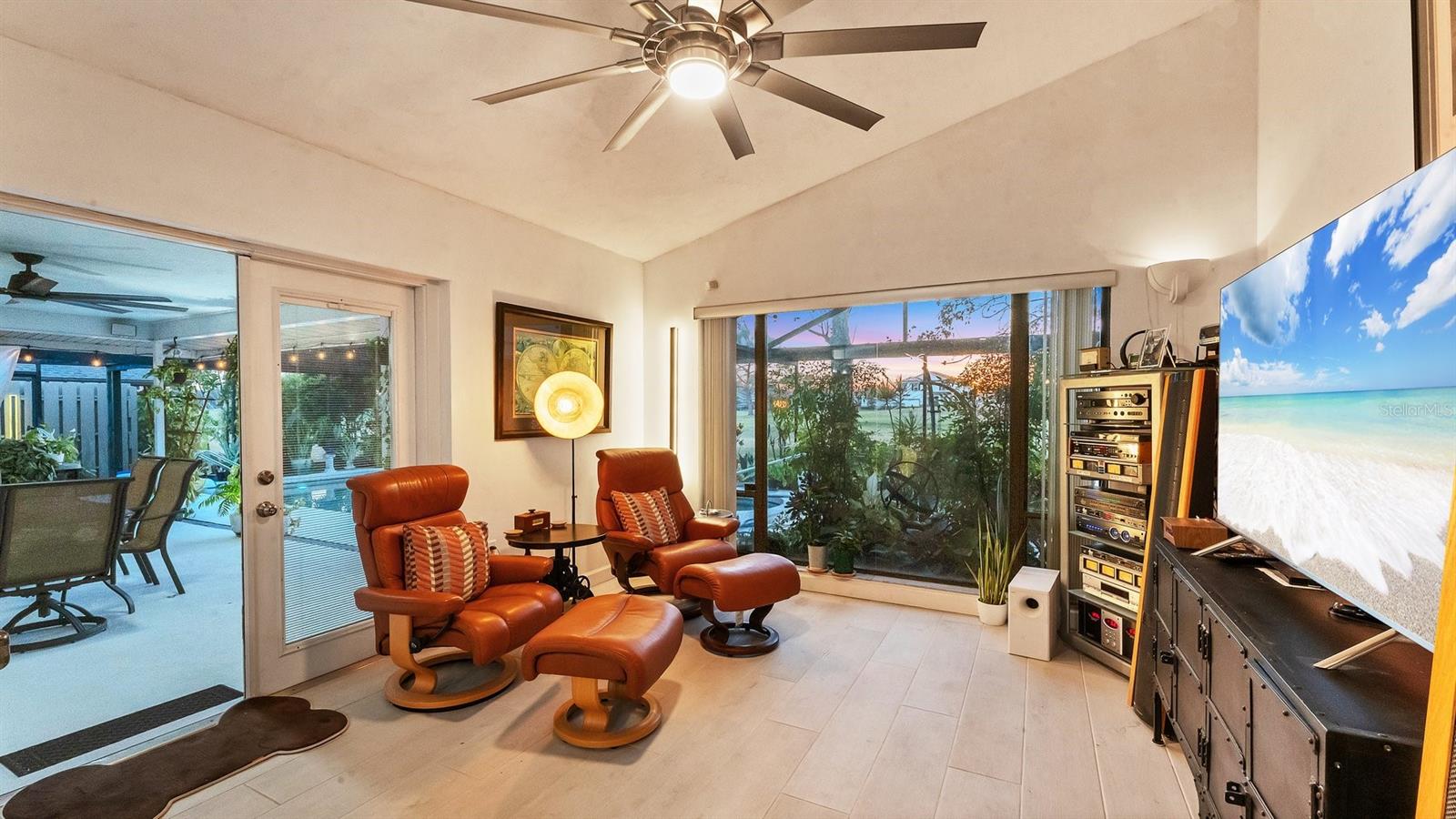 Image 3 of 29 For 4076 Southwell Way