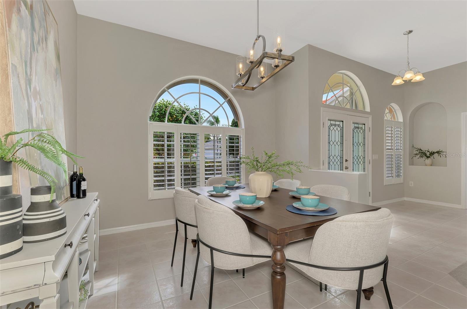 Image 12 of 79 For 8528 Great Meadow Drive