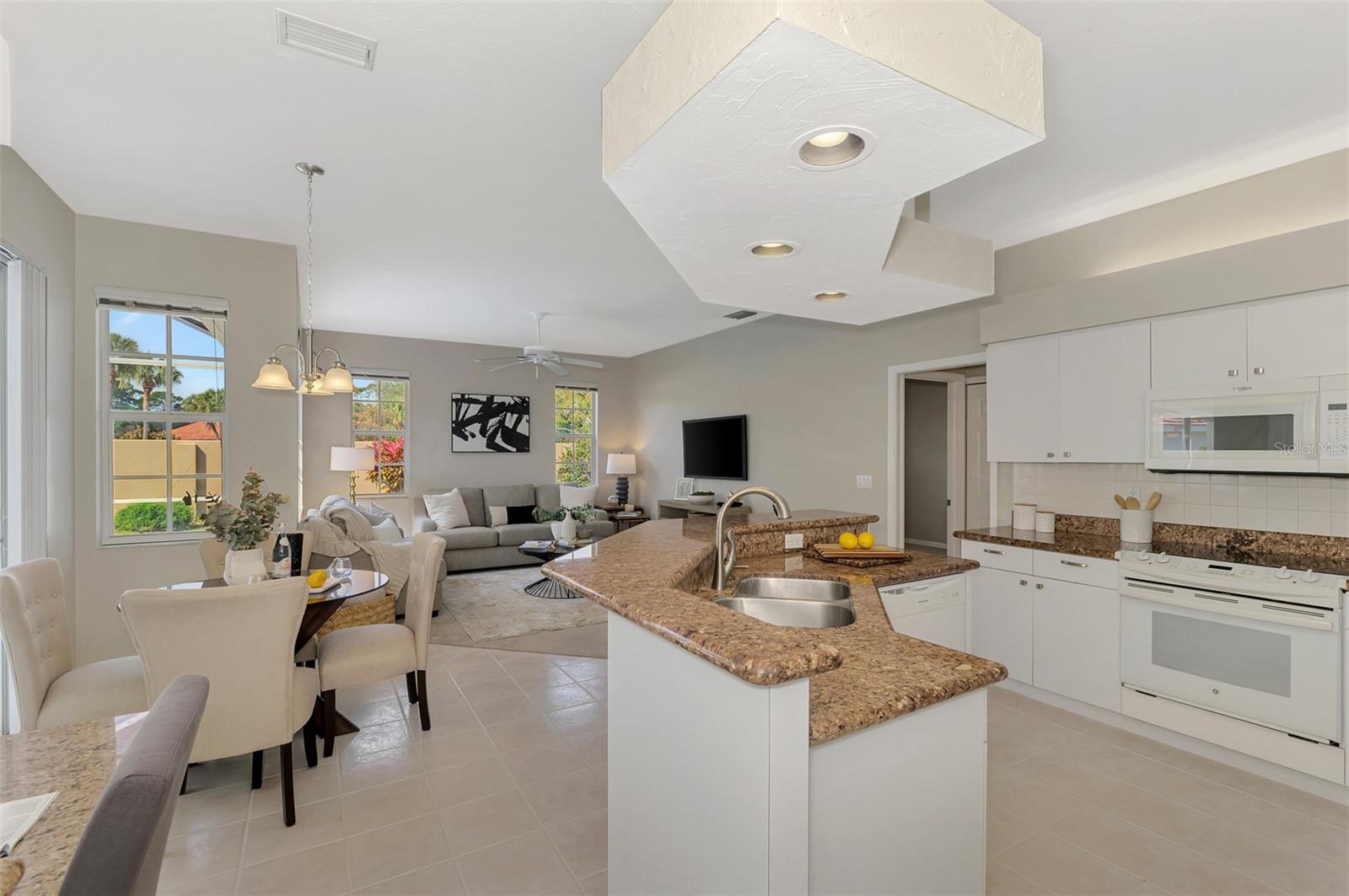 Image 15 of 79 For 8528 Great Meadow Drive