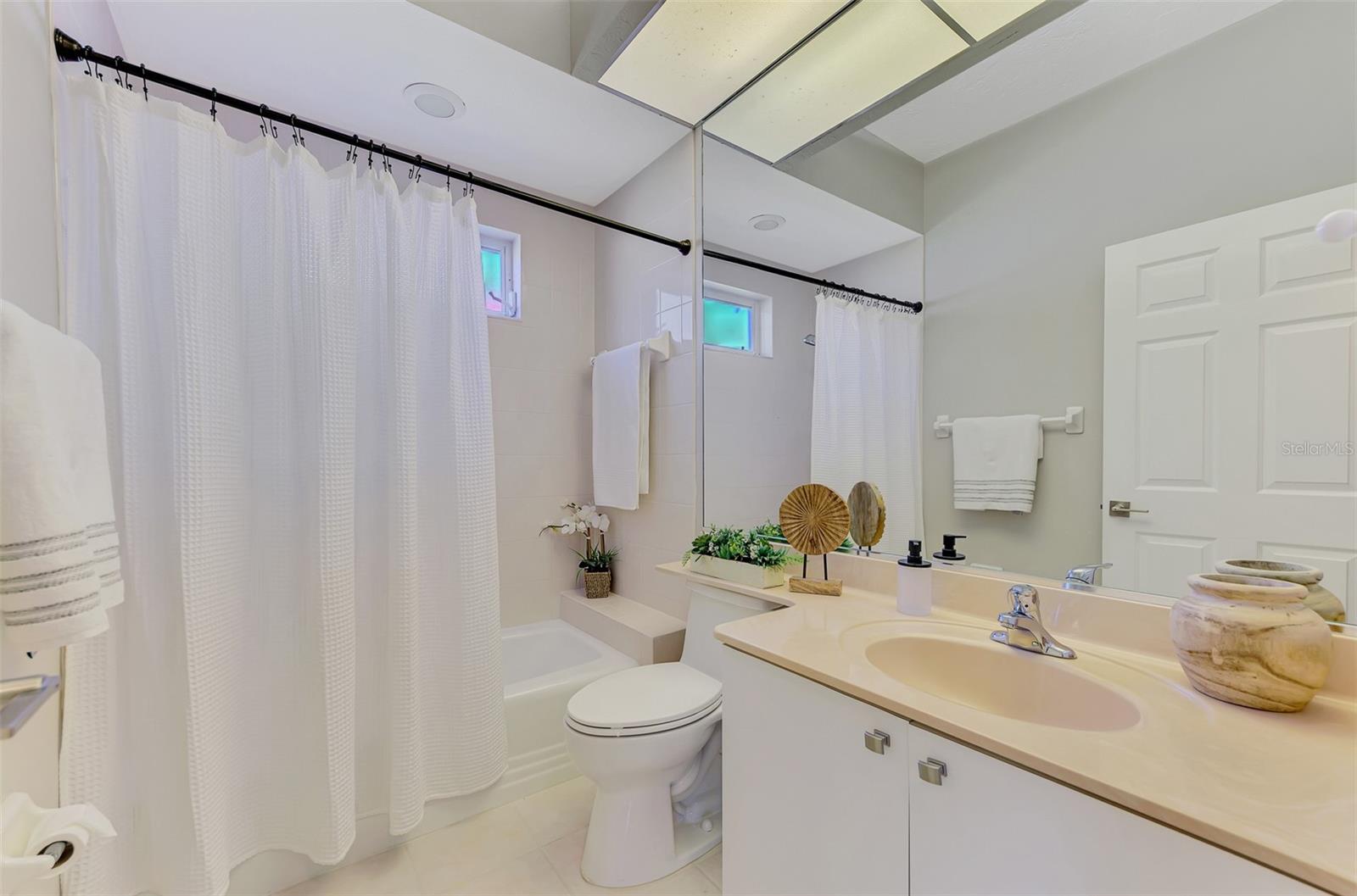 Image 41 of 79 For 8528 Great Meadow Drive