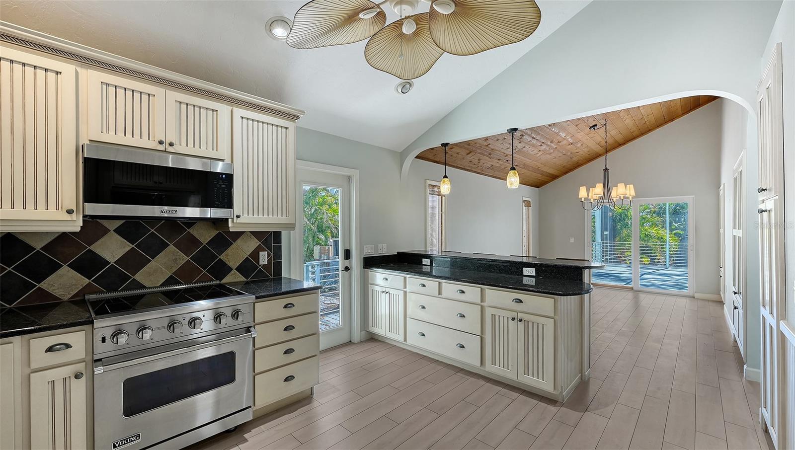 Image 21 of 90 For 5310 Hidden Harbor Road