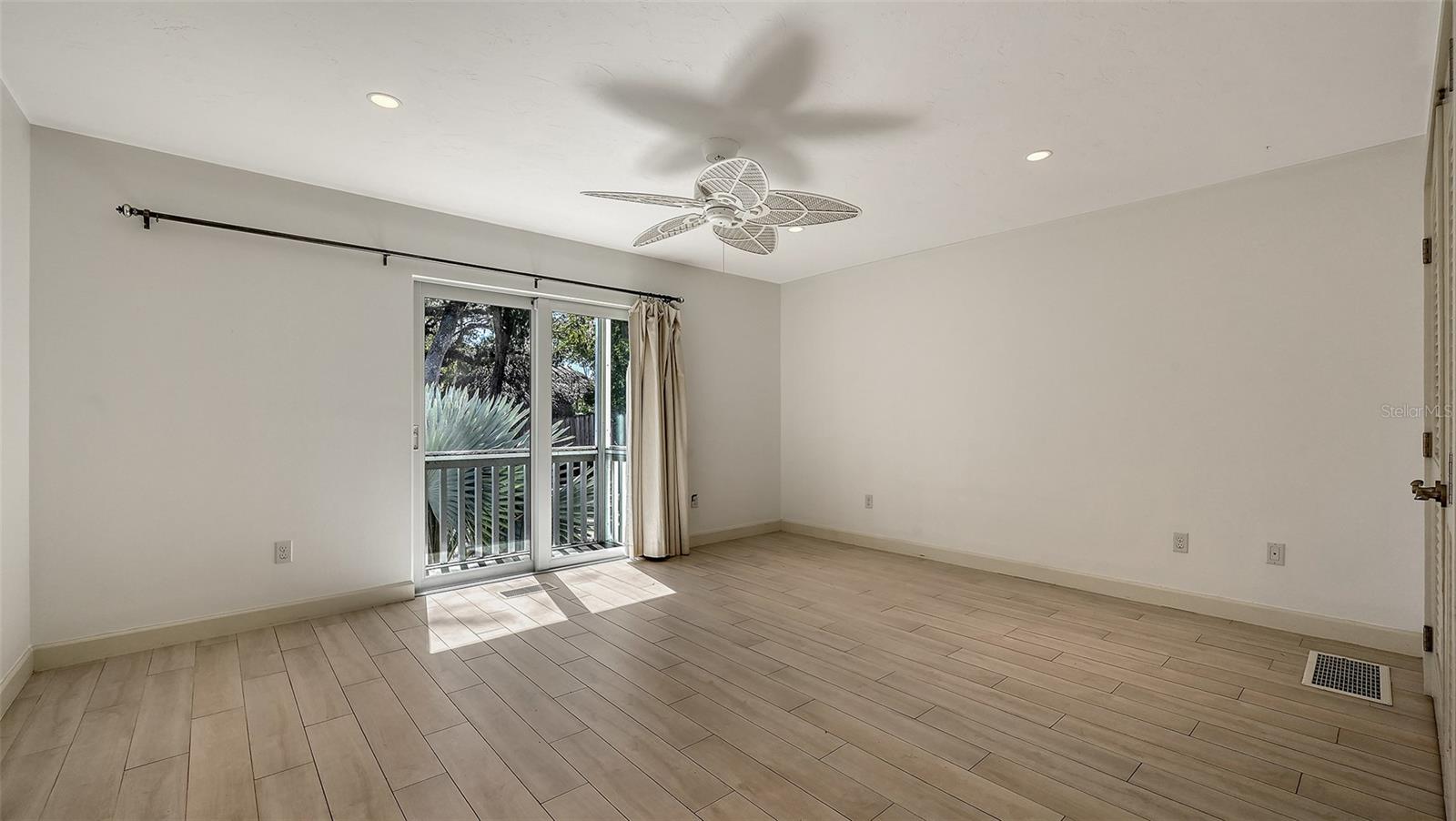 Image 32 of 90 For 5310 Hidden Harbor Road