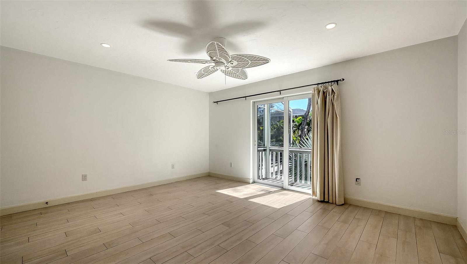 Image 33 of 90 For 5310 Hidden Harbor Road