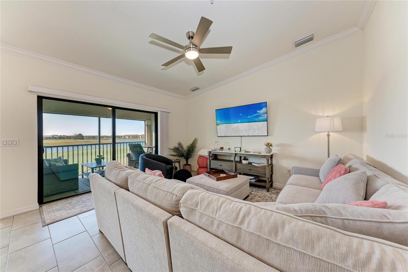 Image 14 of 52 For 5684 Palmer Circle 204