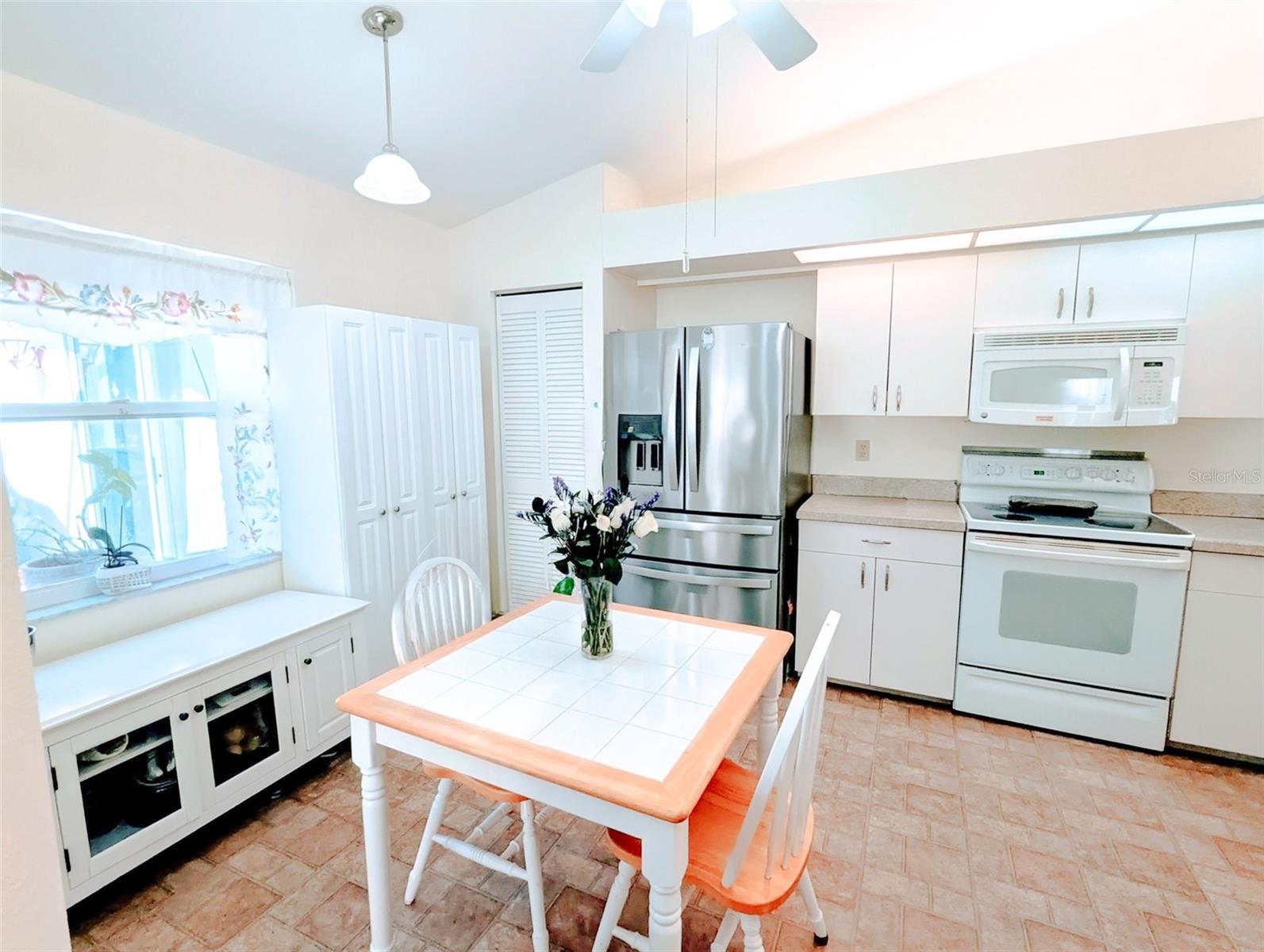 Image 15 of 44 For 4812 Limetree Lane