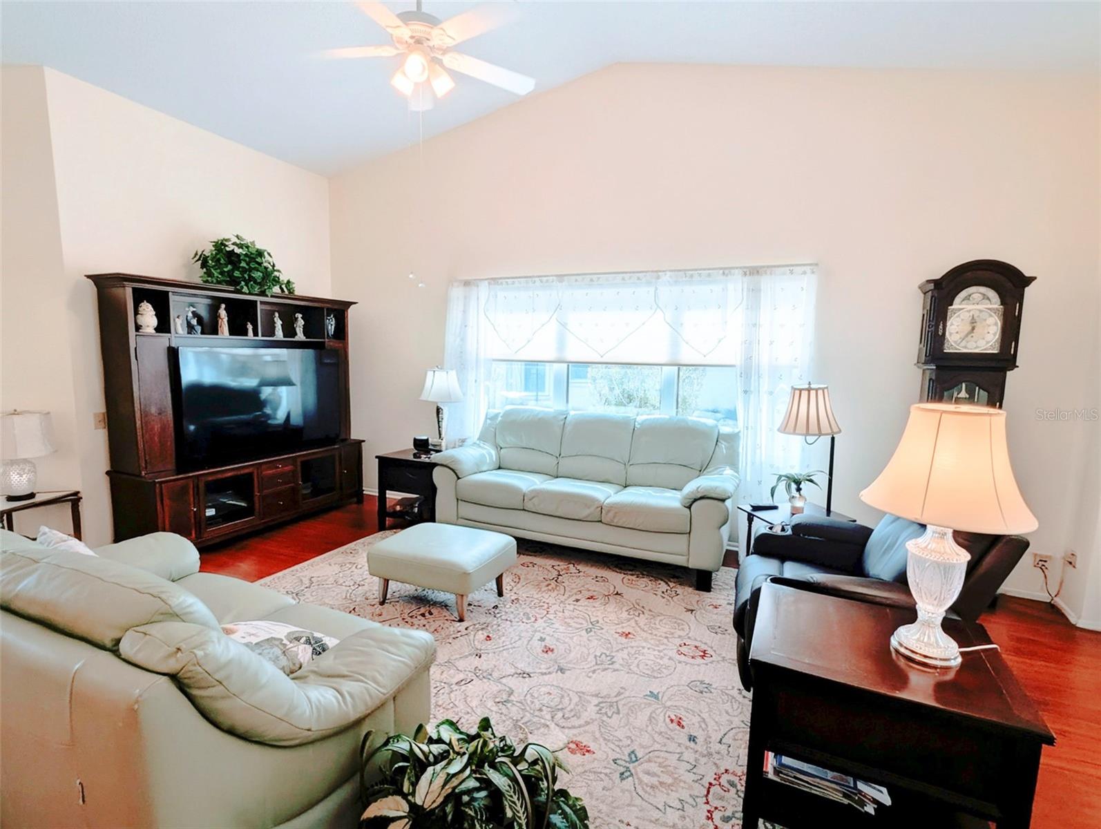 Image 9 of 44 For 4812 Limetree Lane