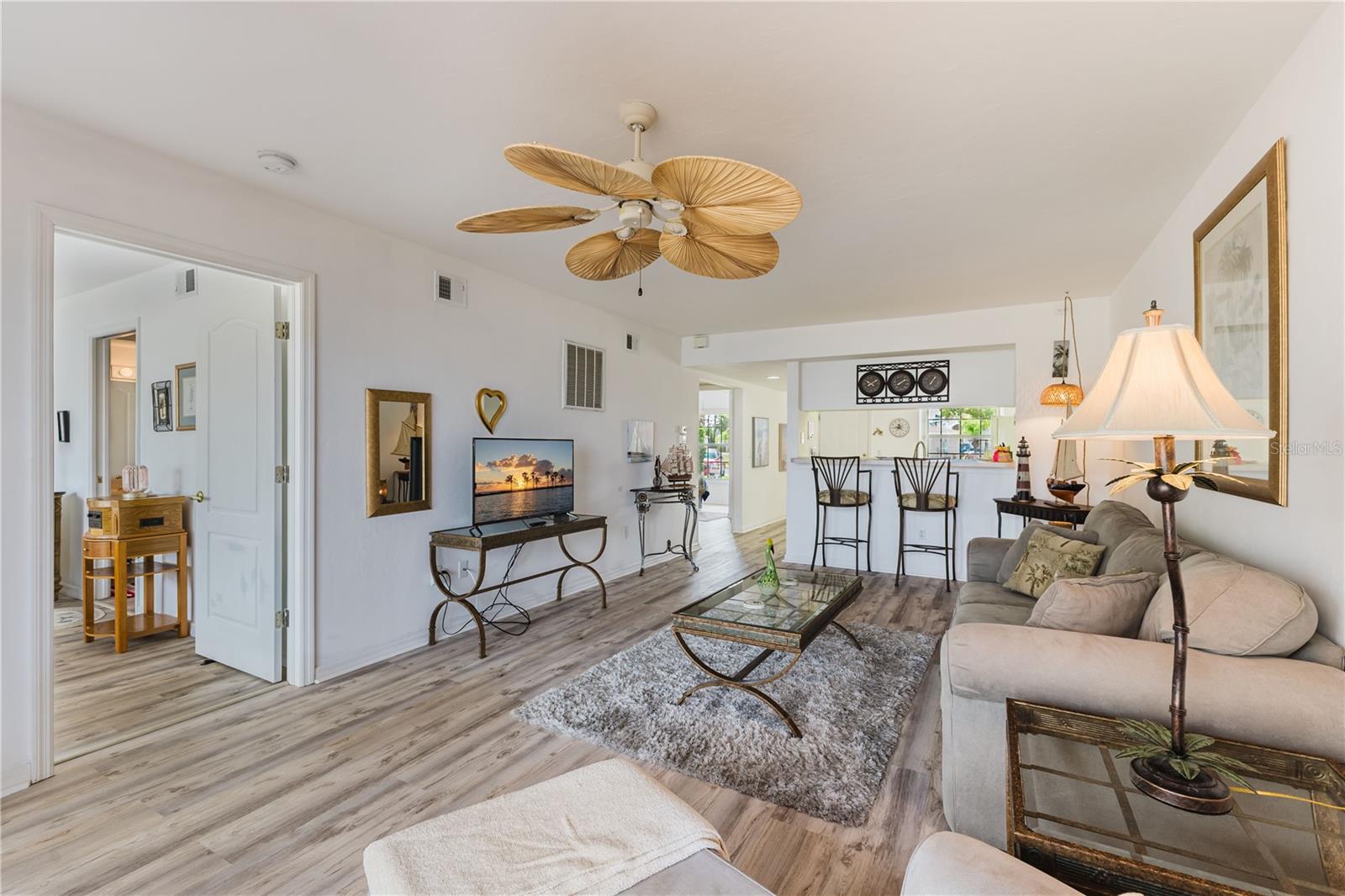 Image 10 of 33 For 11644 Egret Circle 1002