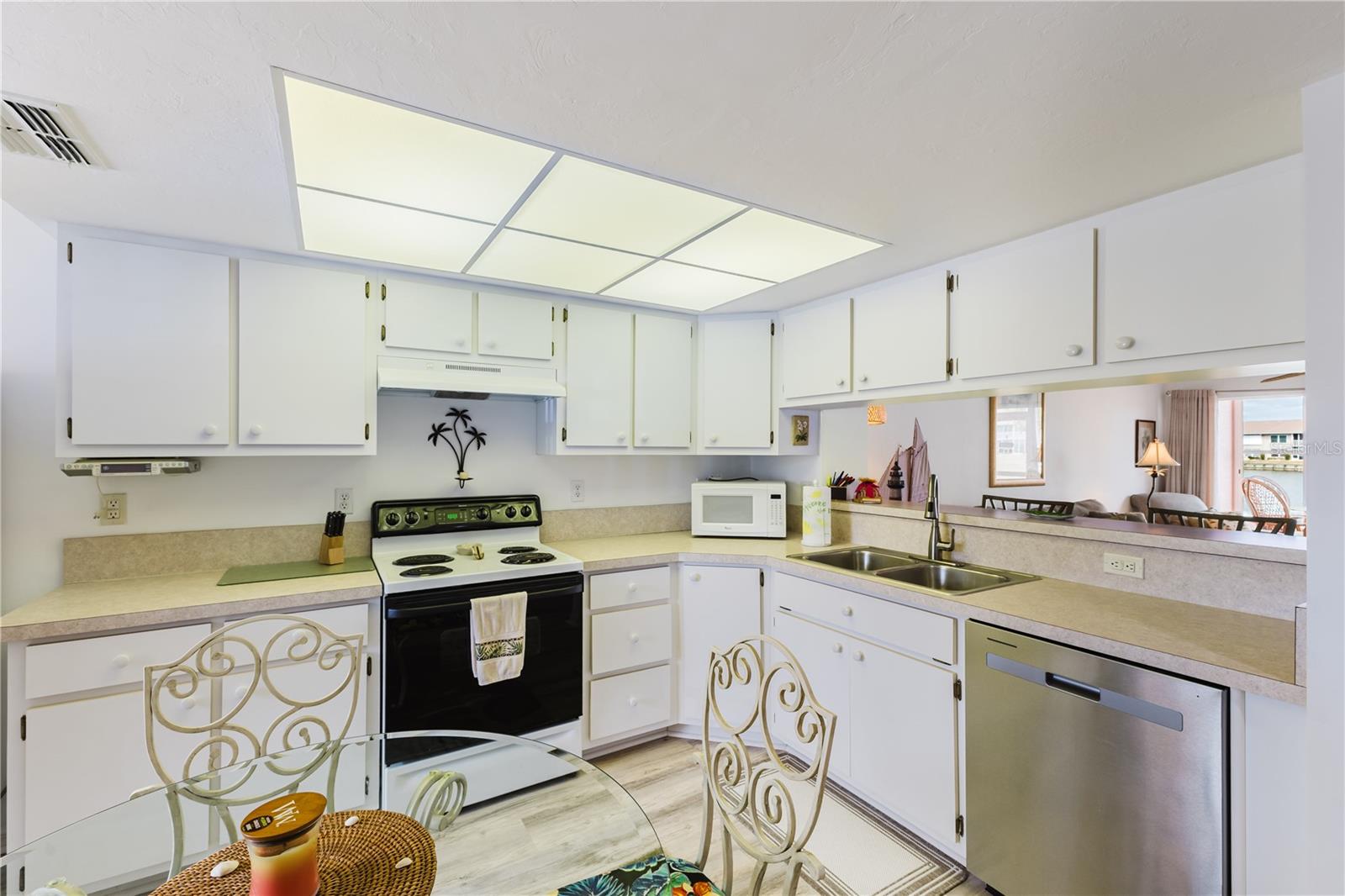 Image 8 of 33 For 11644 Egret Circle 1002