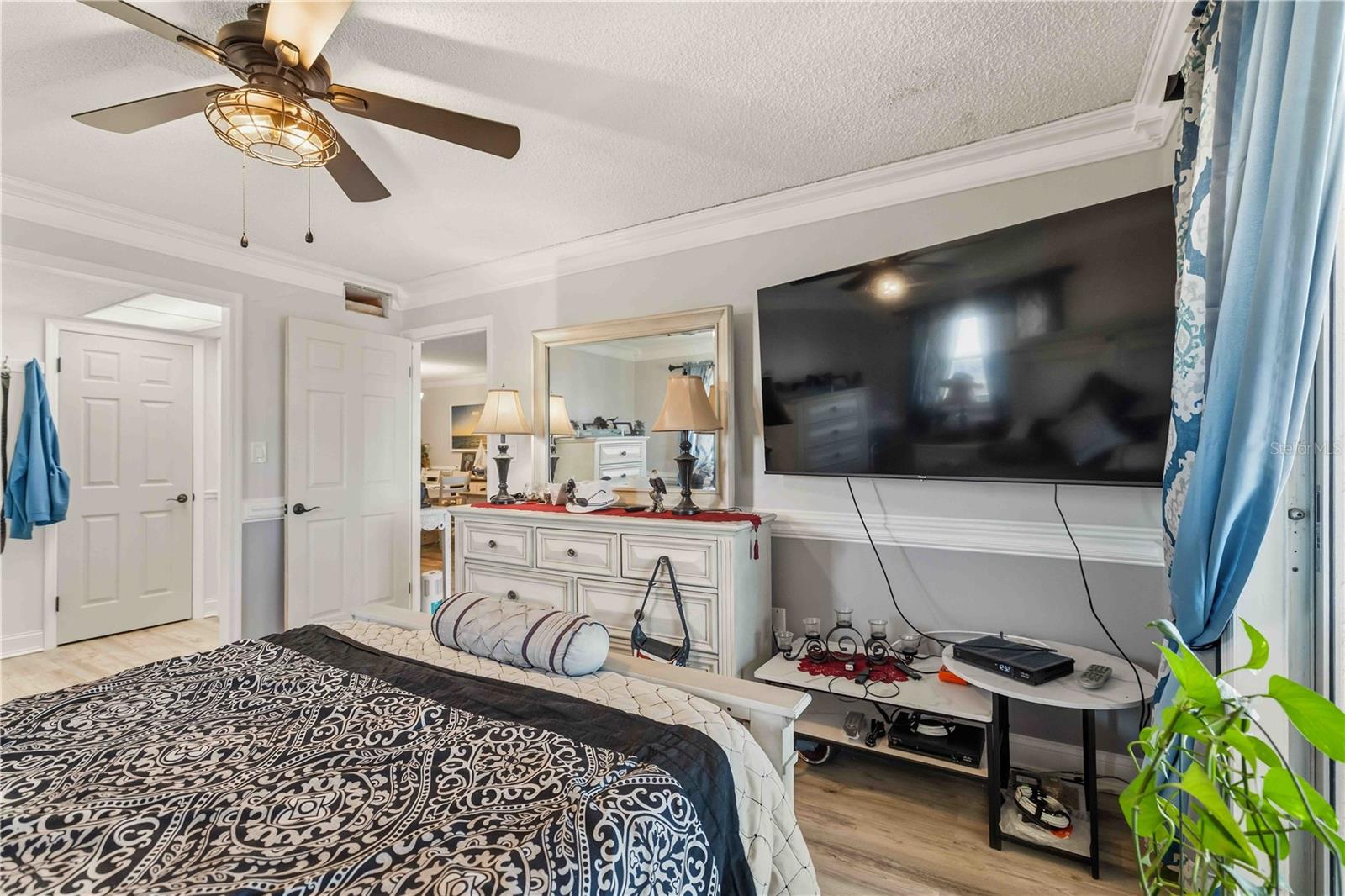 Image 22 of 38 For 3983 Lake Bayshore Drive F-508