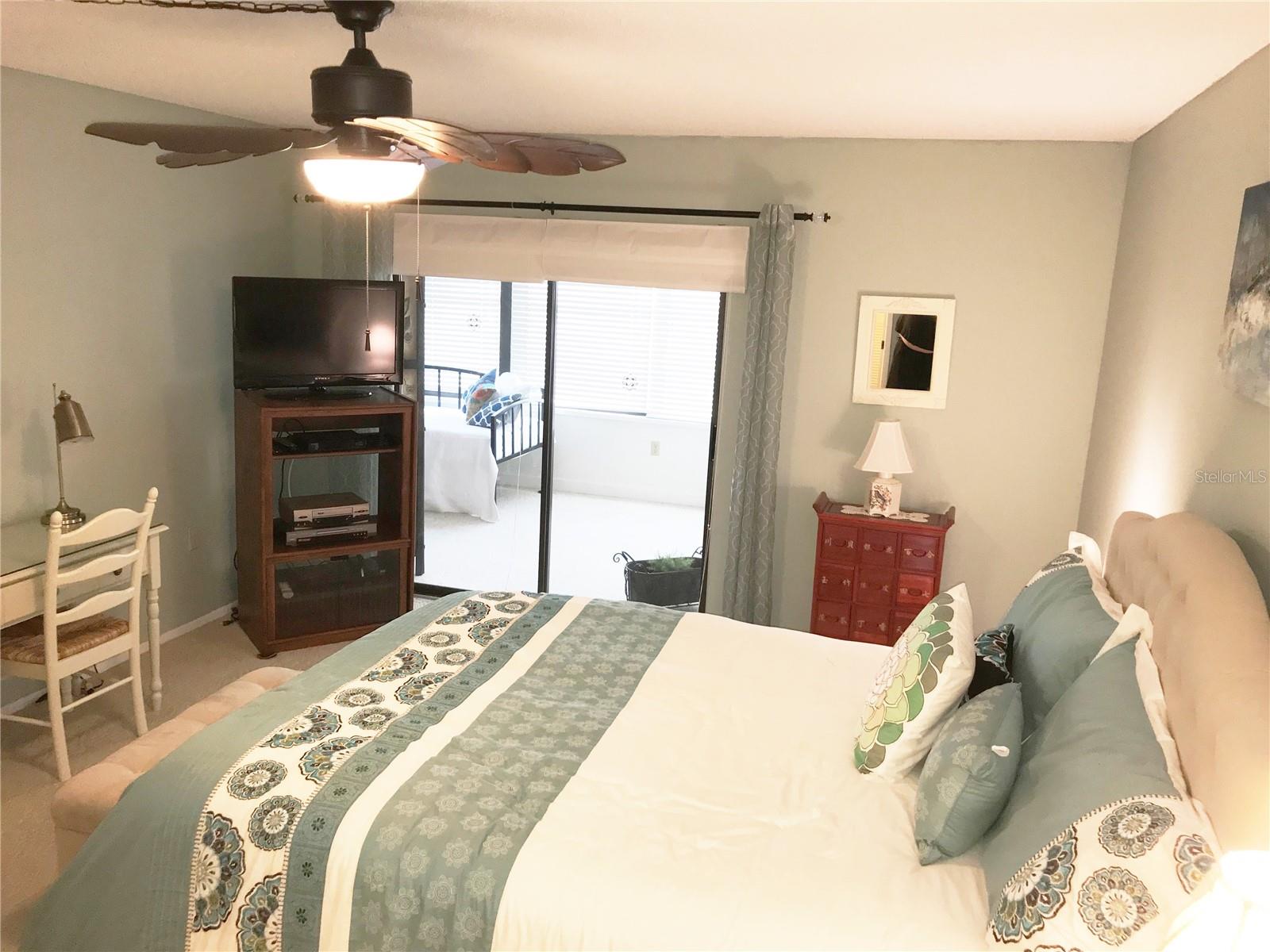 Image 12 of 22 For 577 Lakeside Drive