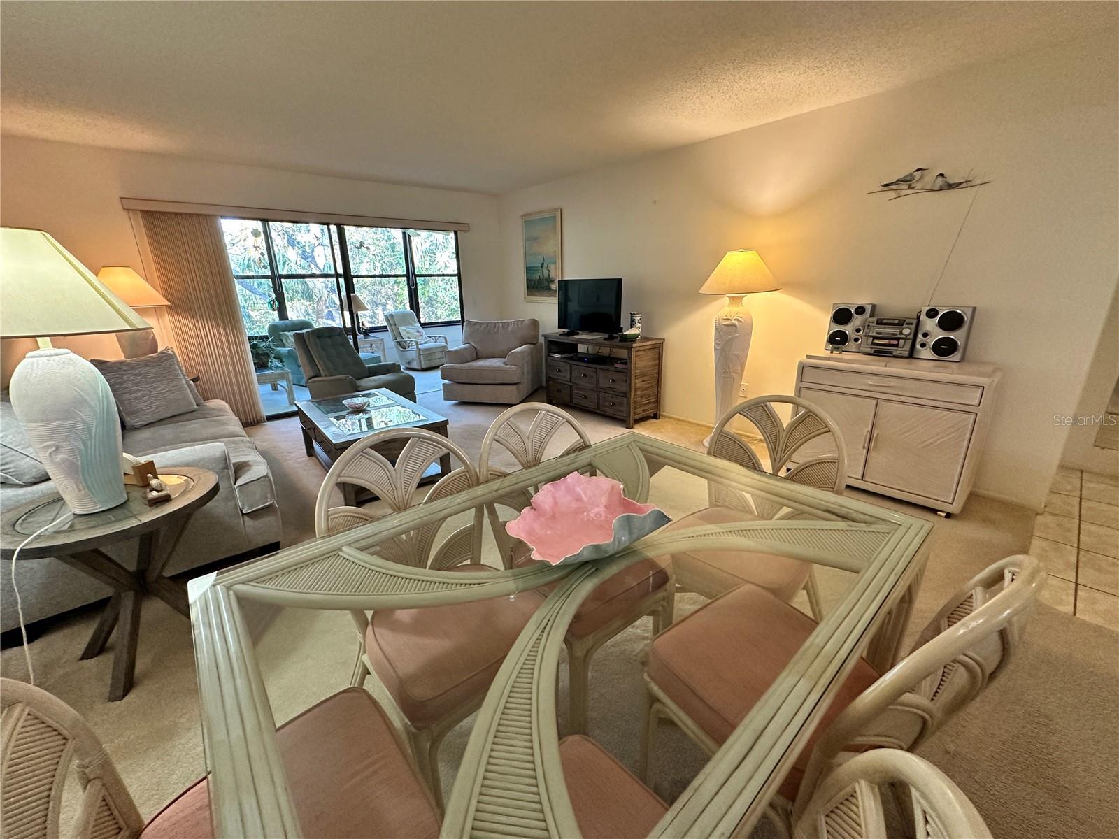 Image 12 of 33 For 346 Springdale Drive W 346