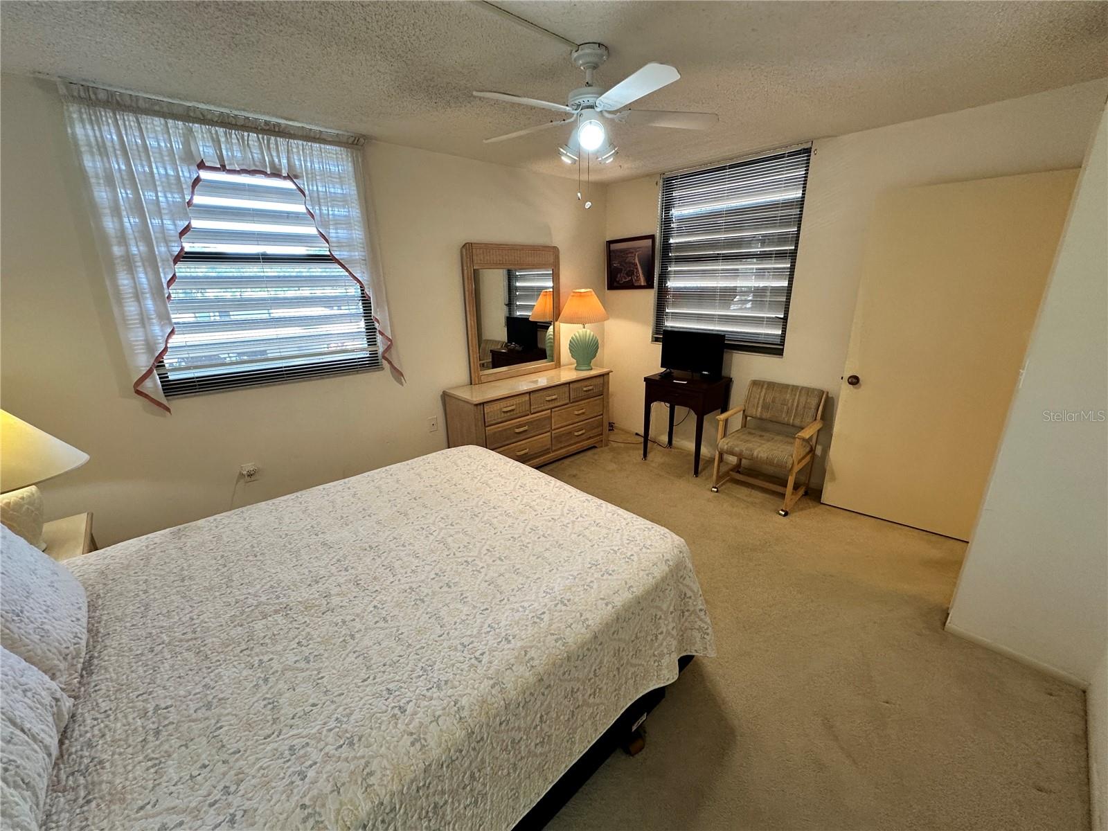 Image 26 of 33 For 346 Springdale Drive W 346