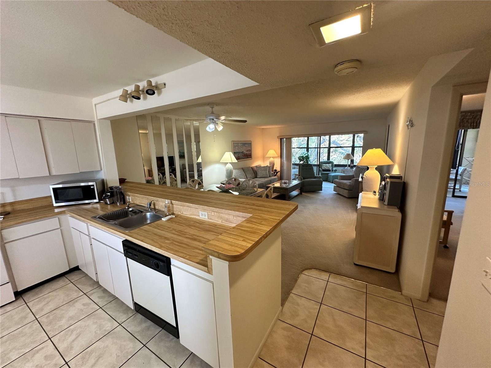 Image 6 of 33 For 346 Springdale Drive W 346