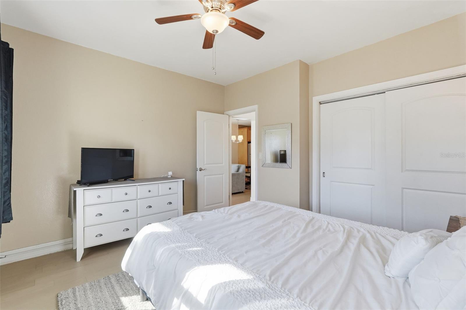 Image 19 of 30 For 7050 Sunset Way 21